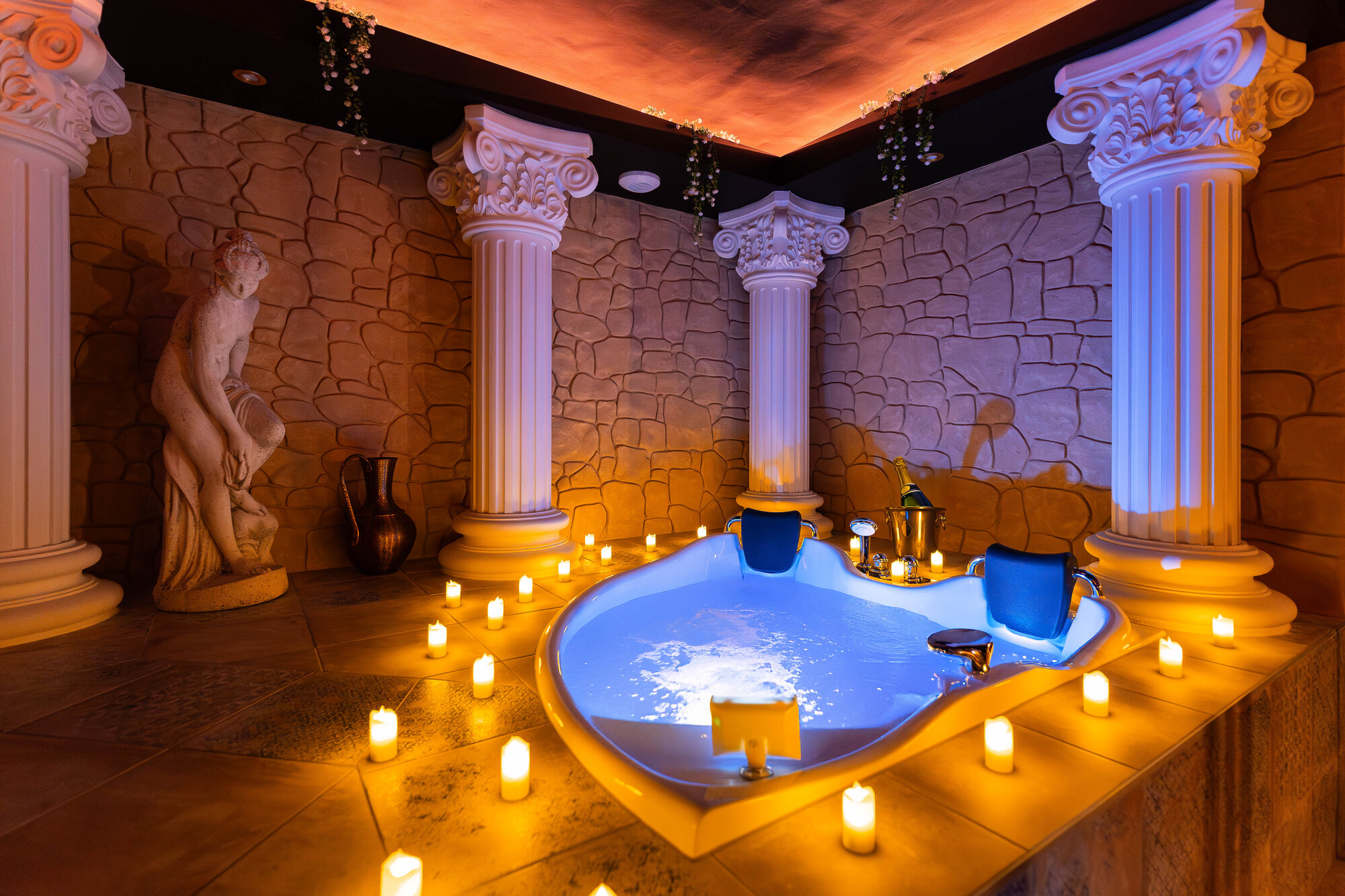 La Suite de Vénus — Chambre à thème avec Jacuzzi à Schirrhein à Schirrhein — vue intérieure
