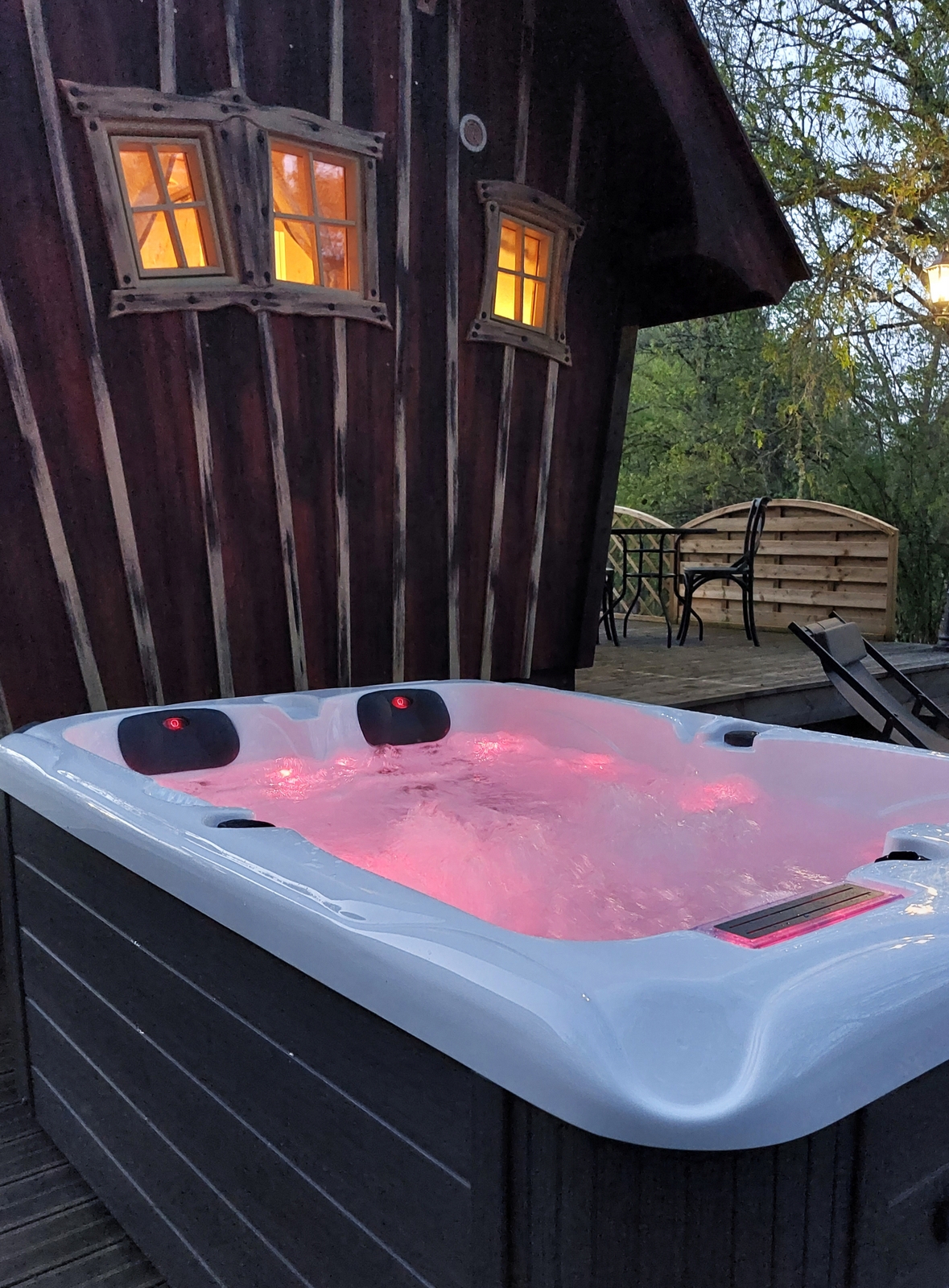 La Cabane Le Vieux Grimoire — Cabane avec Spa privatif à Gironde à Gironde-sur-Dropt — vue intérieure