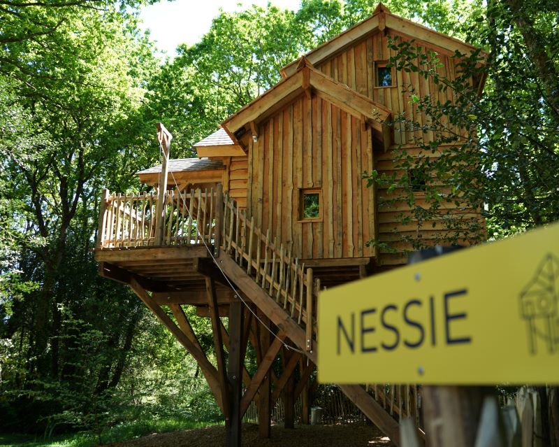 Cabane Spa Nessie : une évasion sur pilotis en Bretagne à Pleyber-Christ — espace de vie