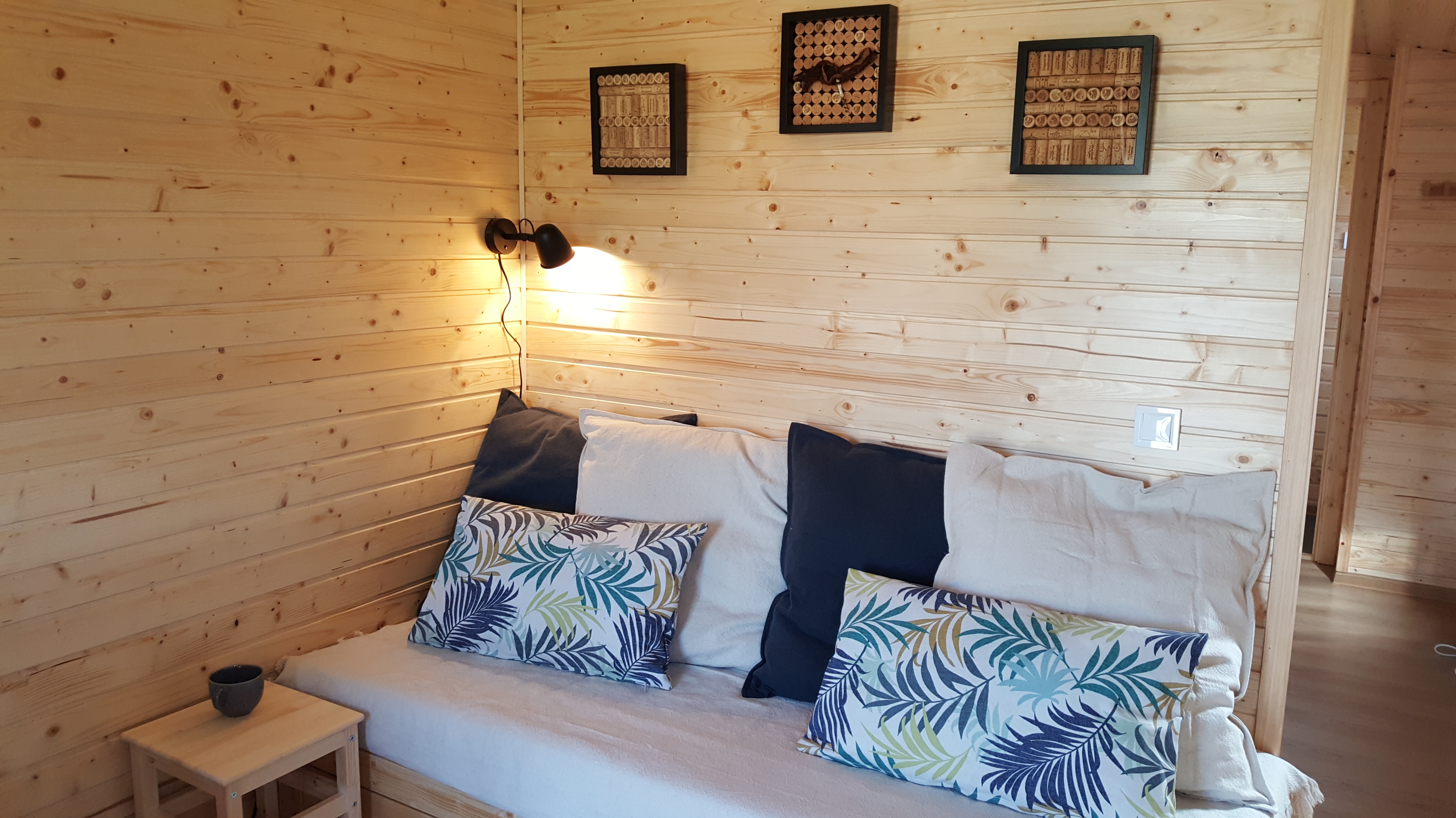 Roulotte Pouypardin — Nuit insolite avec spa à Gers à Riguepeu — chambre