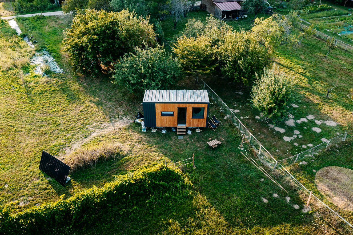 Escapade Châtelaine — Tiny House avec spa à 1h20 de Lyon à Chalon-sur-Saône — vue intérieure