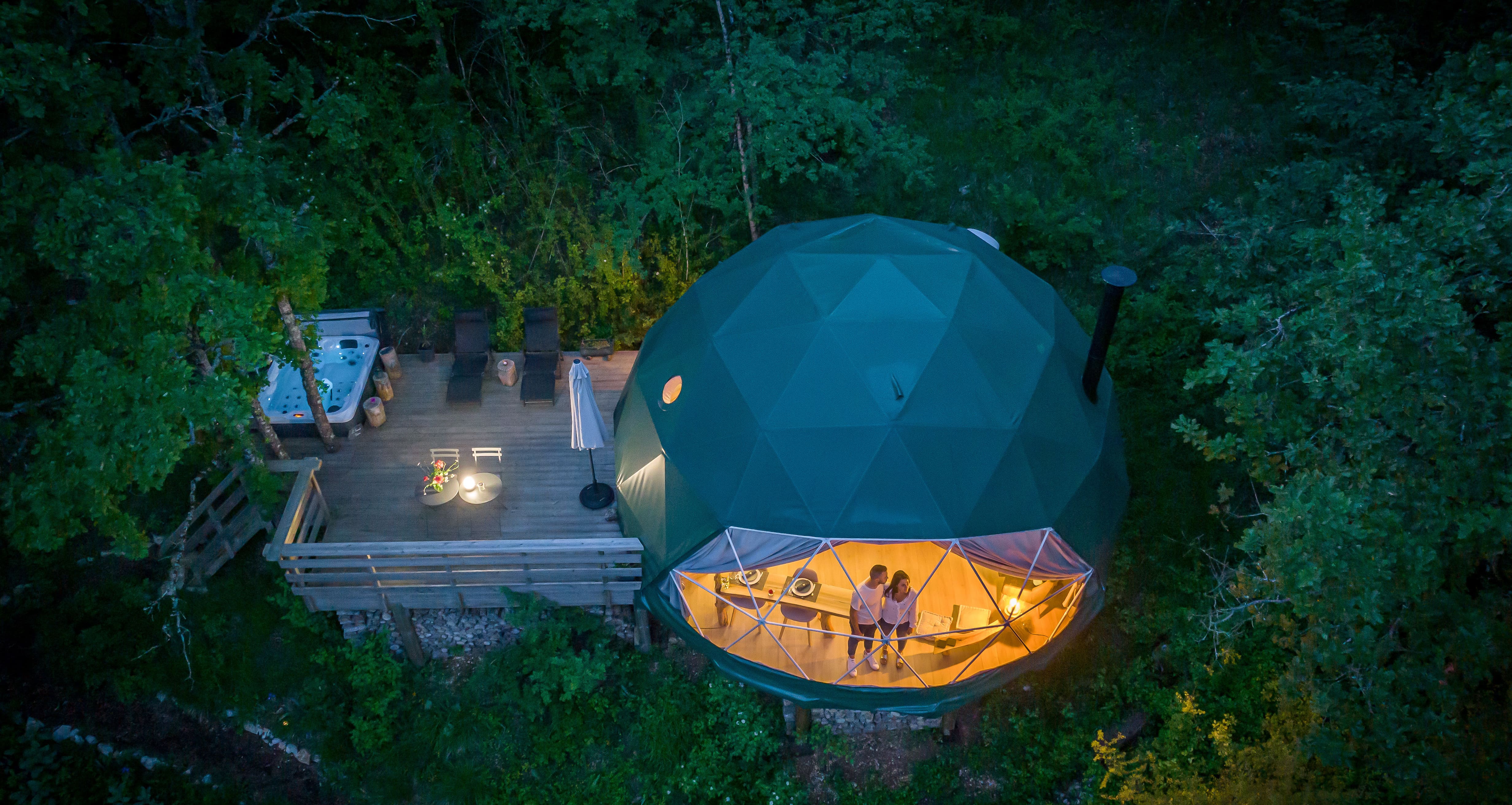 Un dôme romantique pour une escapade en Aquitaine à La Dornac — détail architectural