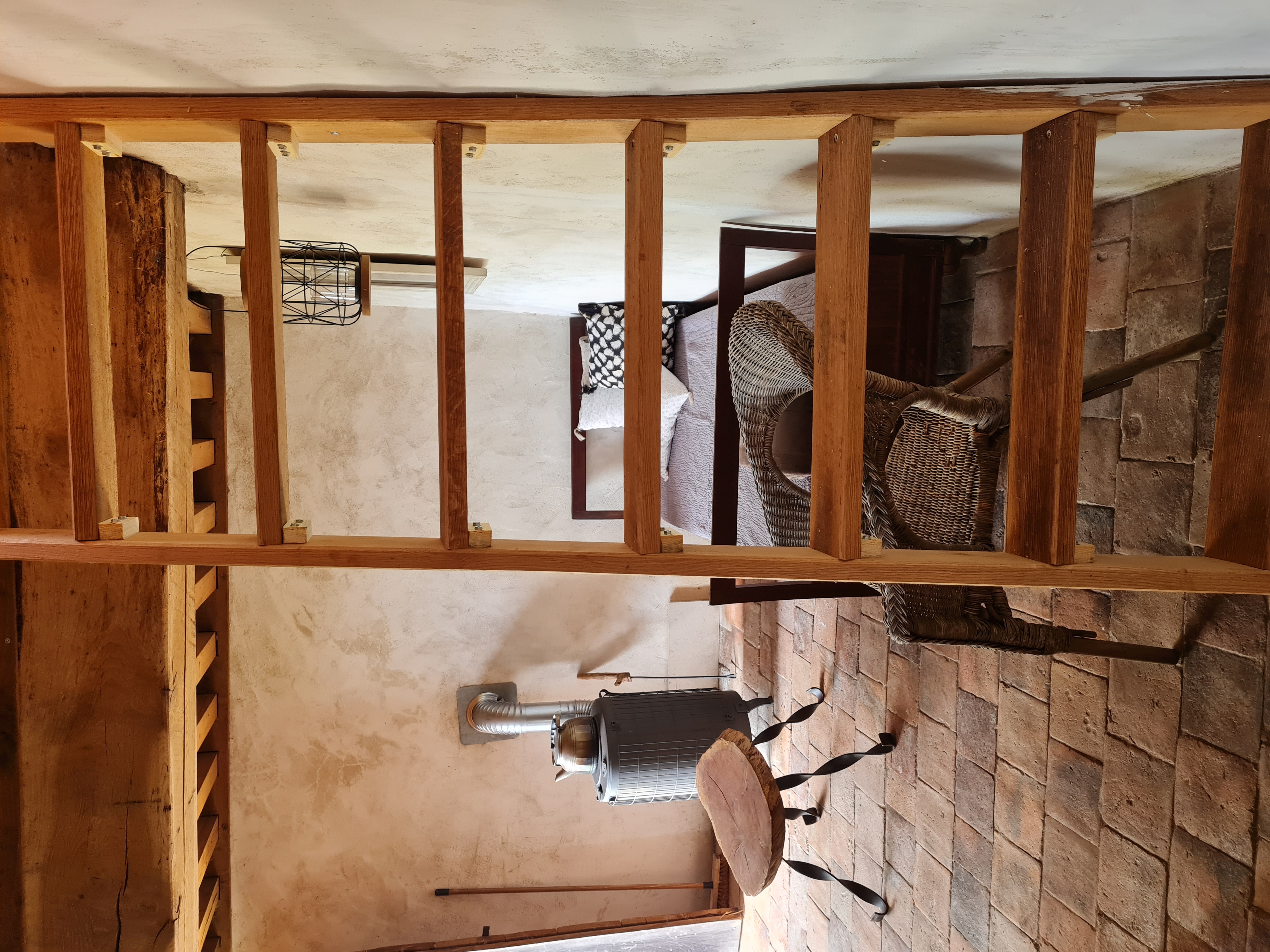 Cabane du Berger : une immersion en Bourgogne à Saint-Didier-Sur-Arroux — détail architectural