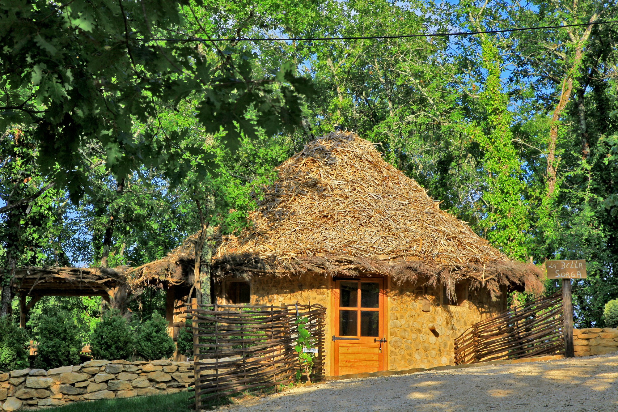 La Bela Sorga — Cabane à 6 mètres de hauteur en Dordogne à Saint Amand De Coly — vue depuis la terrasse