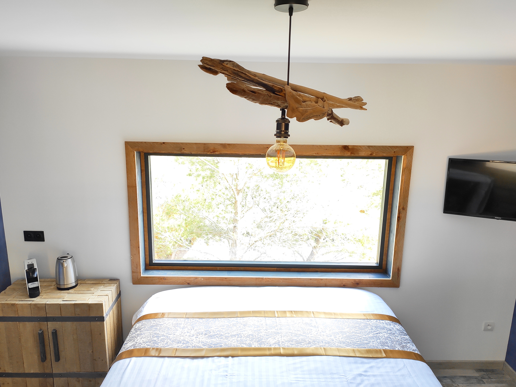 Cocoon Bali & Jacuzzi — Cabane sur pilotis avec spa à Gard à Saint-Jean-du-Gard — espace de vie