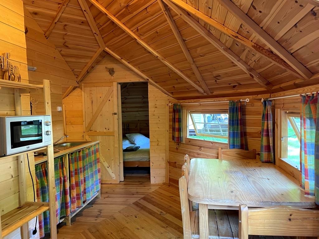 Kota finlandais — Cabane avec terrasse à Ardèche à Le Teil — espace de vie