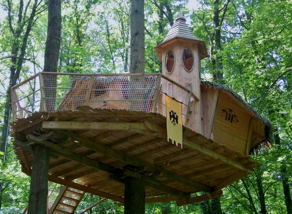 Echauguette : une cabane perchée au cœur de la nature normande à Moulicent — vue intérieure
