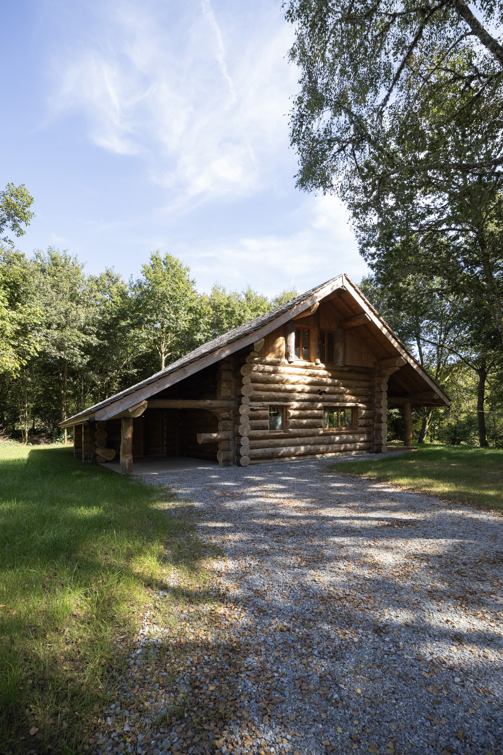 Gîte Le Vassivière : un chalet enchanteur en Limousin à Faux-La-Montagne — espace de vie