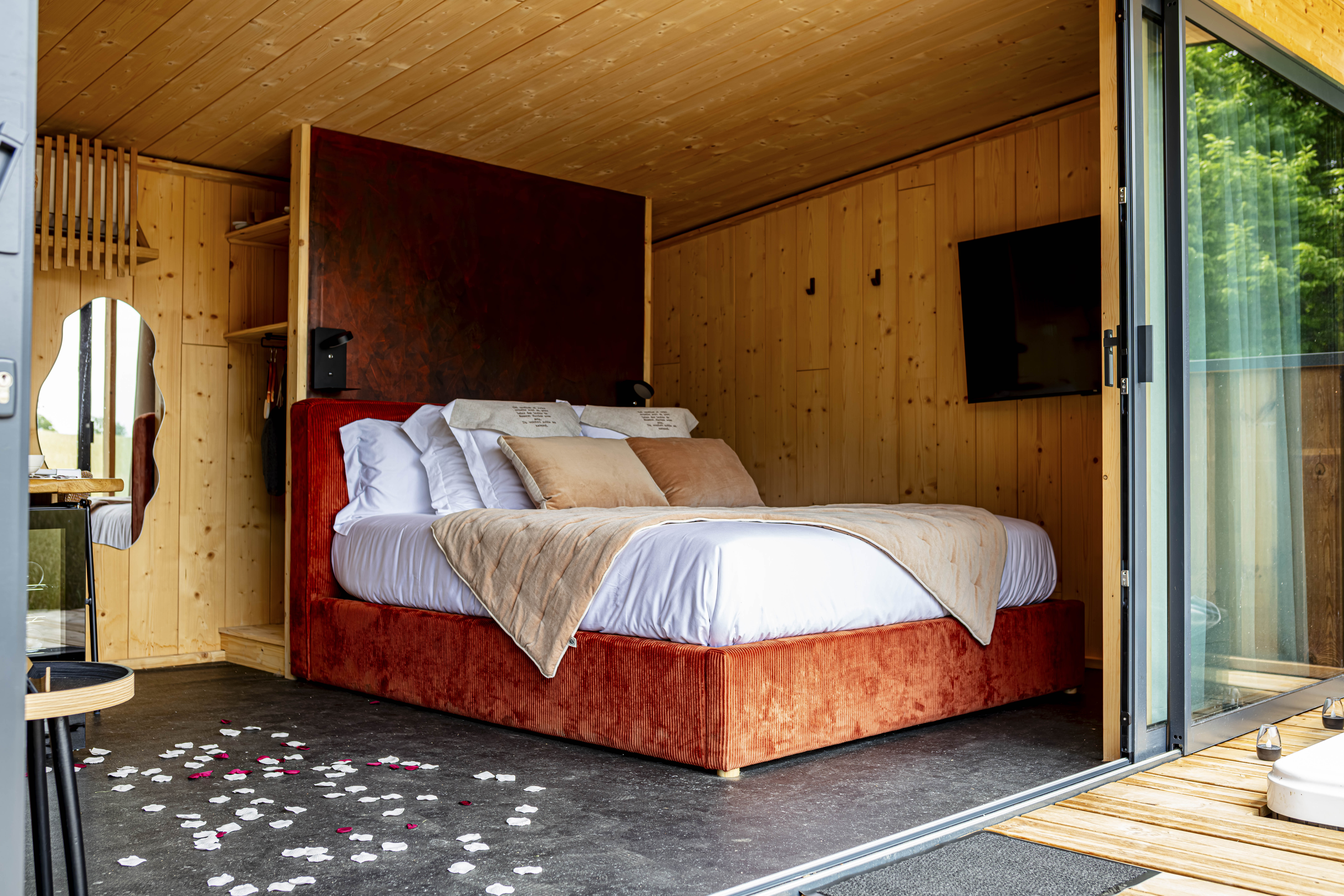 Pépites Lodges et Spas Lodge 1 Pétillant — Ecolodge avec spa à Montluçon à Montluçon — chambre
