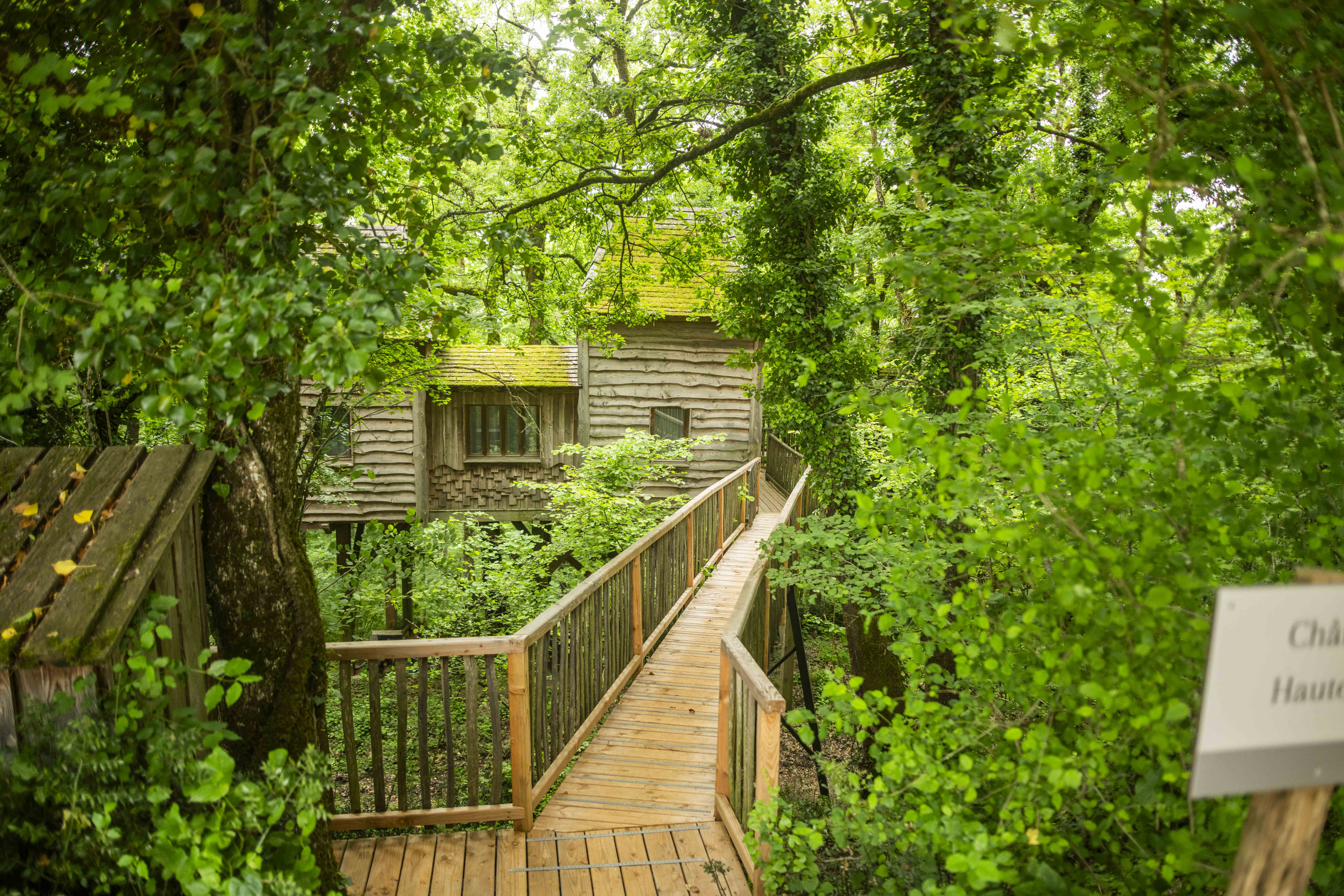 Cabane Château Hautefort & Spa : une expérience immersive en Aquitaine