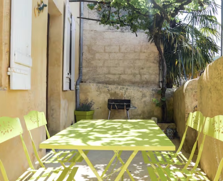 La maison troglodyte de la Lézardière — Hébergement insolite avec spa en Dordogne à Les Eyzies — cuisine