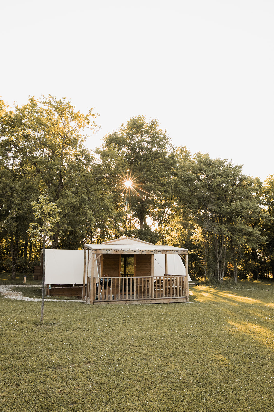 Cabane tribu Bouton d'Or — Séjour confortable avec spa à Loir-et-Cher à La Ferté-Imbault — vue intérieure