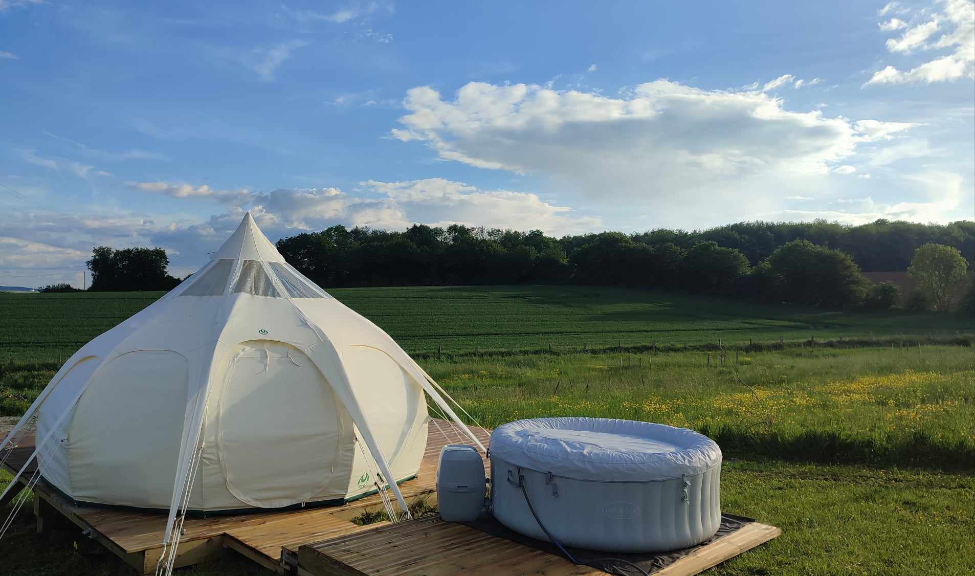 Tente Lotus zen : une expérience immersive en pleine nature
