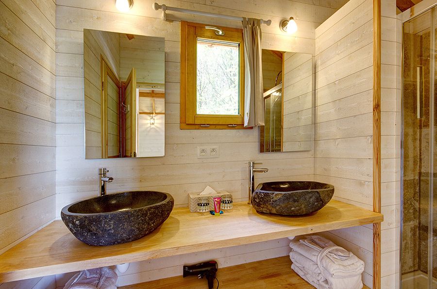 La Cabane Spa Lodge 2 — Nuit perchée à 8m en Morbihan à Quistinic — cuisine