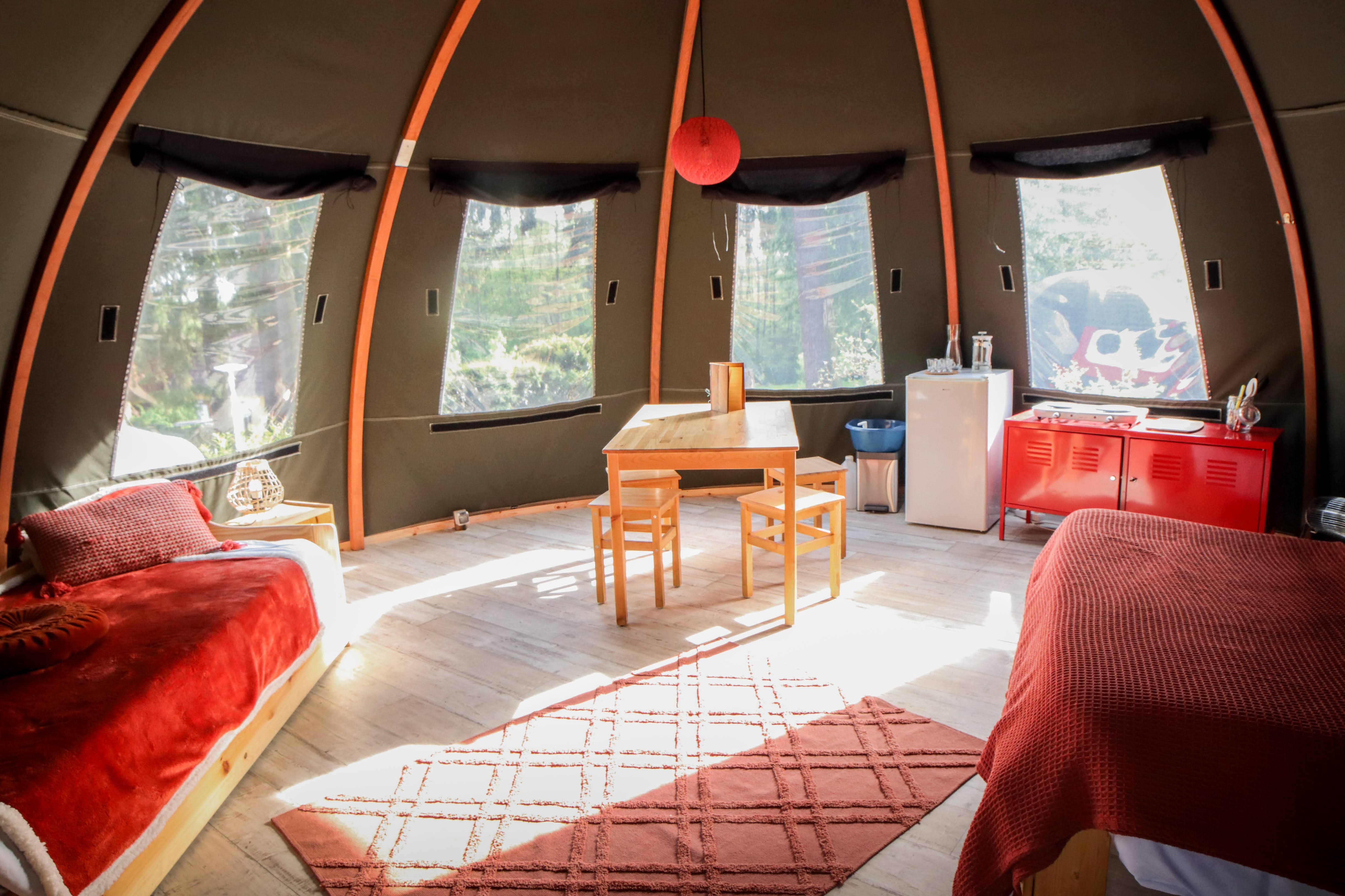 Émilie : un wigwam enchanteur au cœur de l'Alsace à Niederbronn-Les-Bains — espace de vie