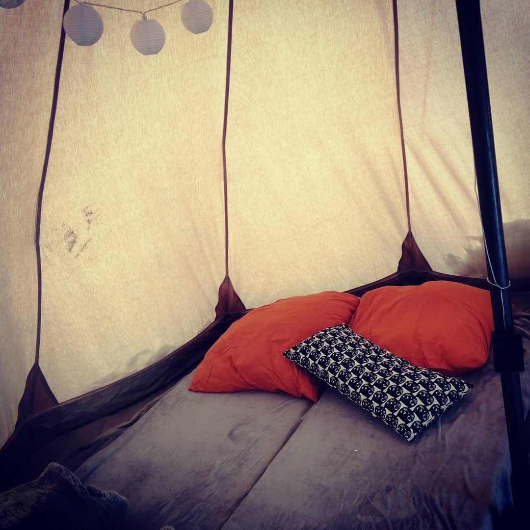 Tipi des Neiges : une expérience immersive en pleine nature à Gourette — chambre