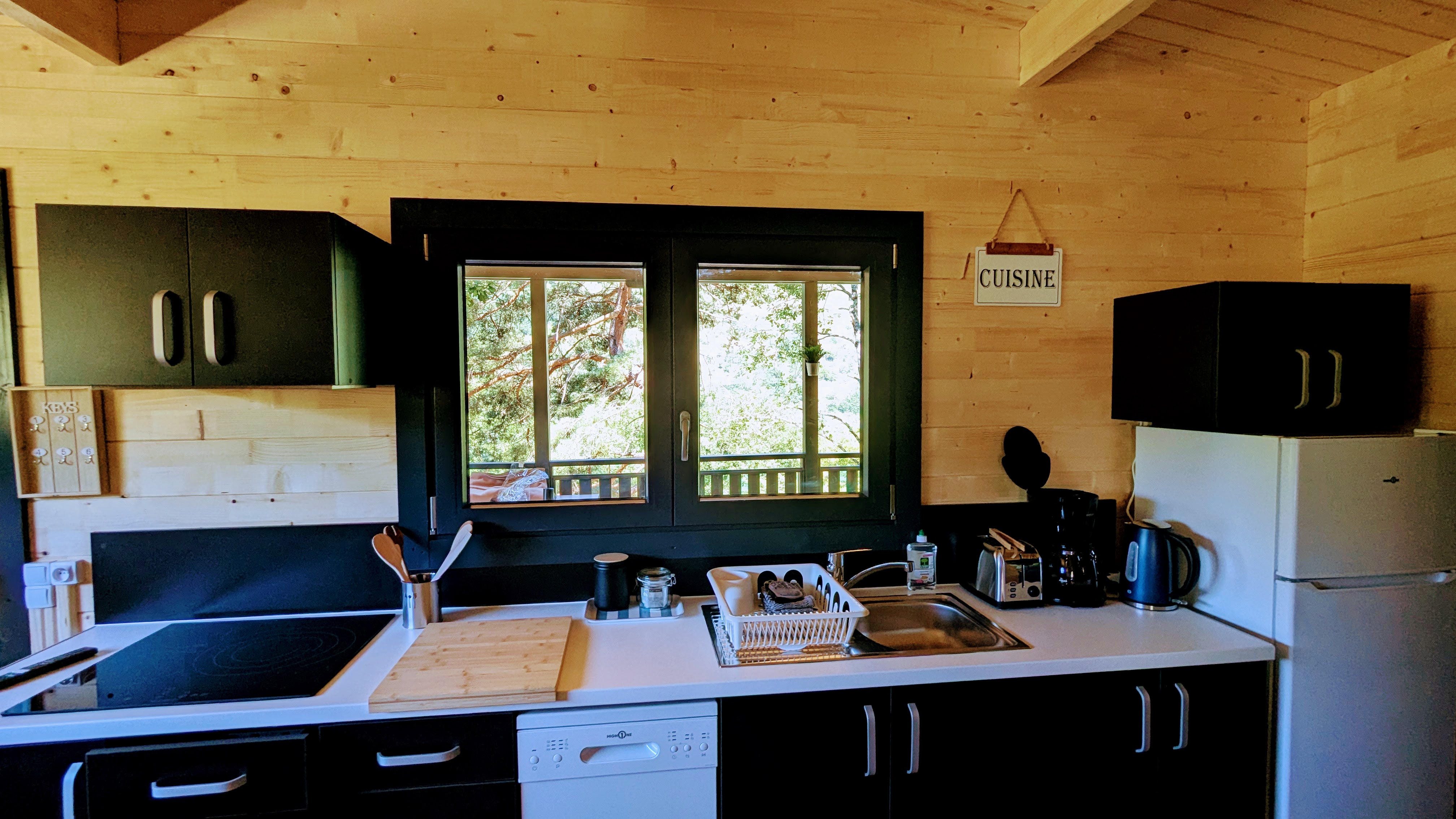 Lodge la Bruyère et Spa — Chalet avec spa à Ain à Meillonnas — salle de bain
