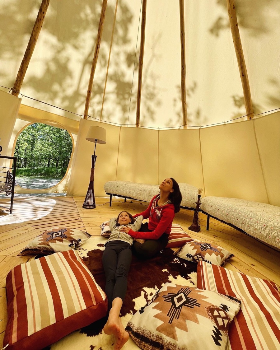 Dodo Tipi : une immersion au cœur de la nature à Septfonds — vue intérieure
