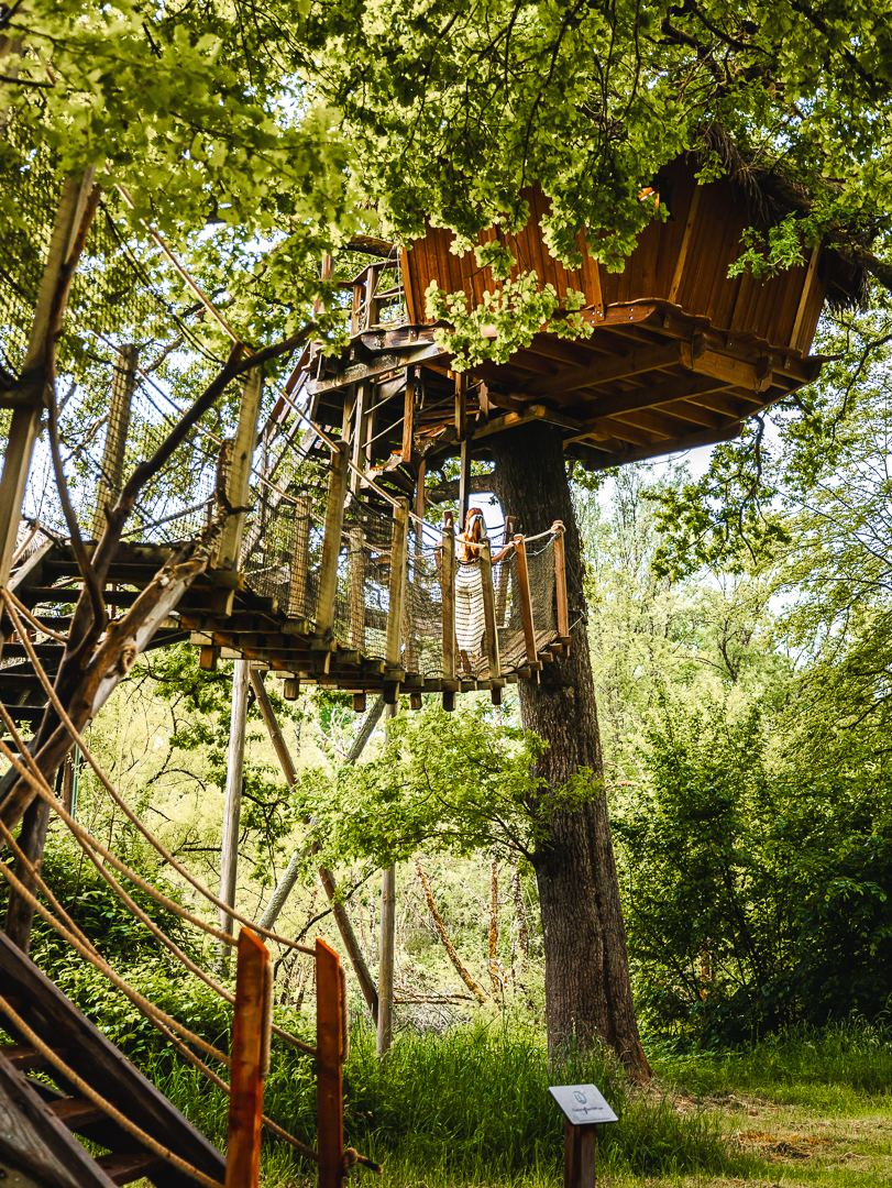 Photo 2/3 — Cabane « Cabane Spa Refuge : une escapade enchantée dans les arbres » à Chassey-Lès-Montbozon Haute-Saône