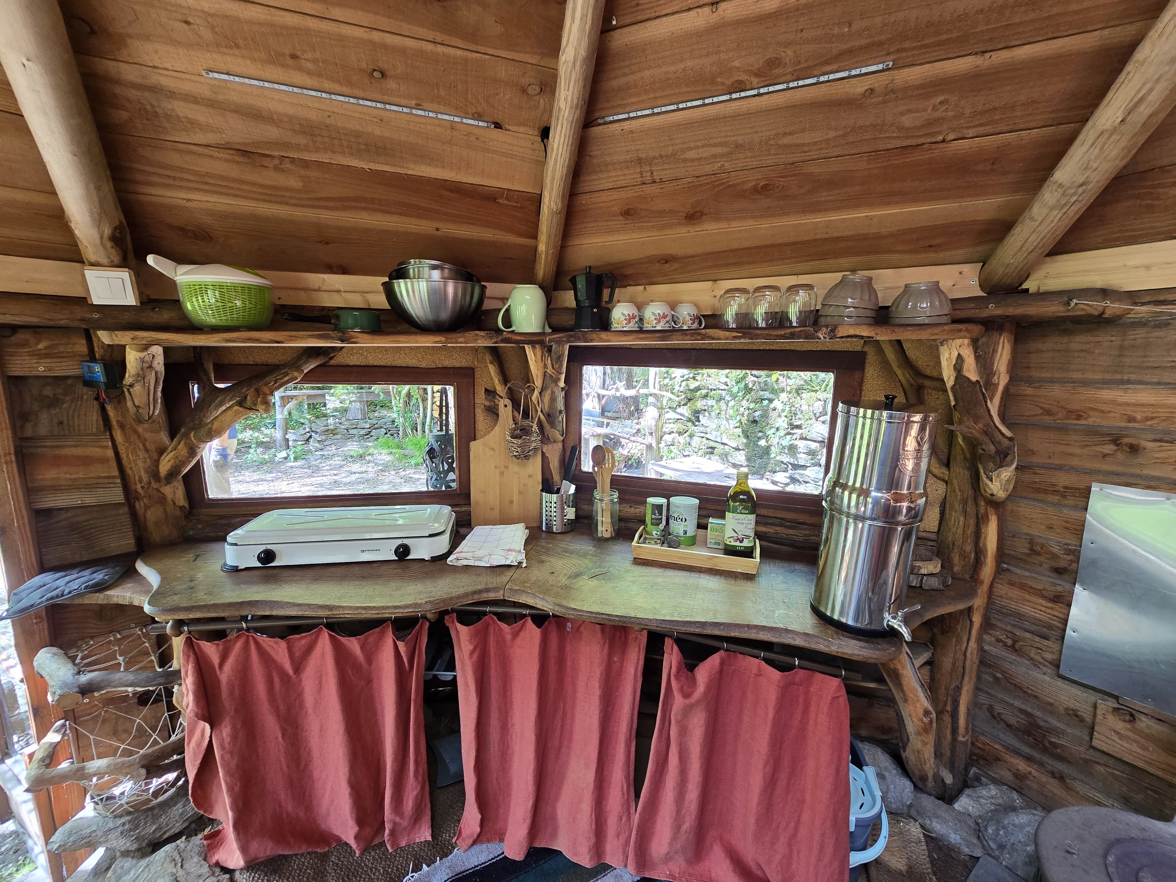 Petite cabane dans les bois — Séjour ressourçant avec spa à Gard à Saint-Jean-du-Gard — chambre