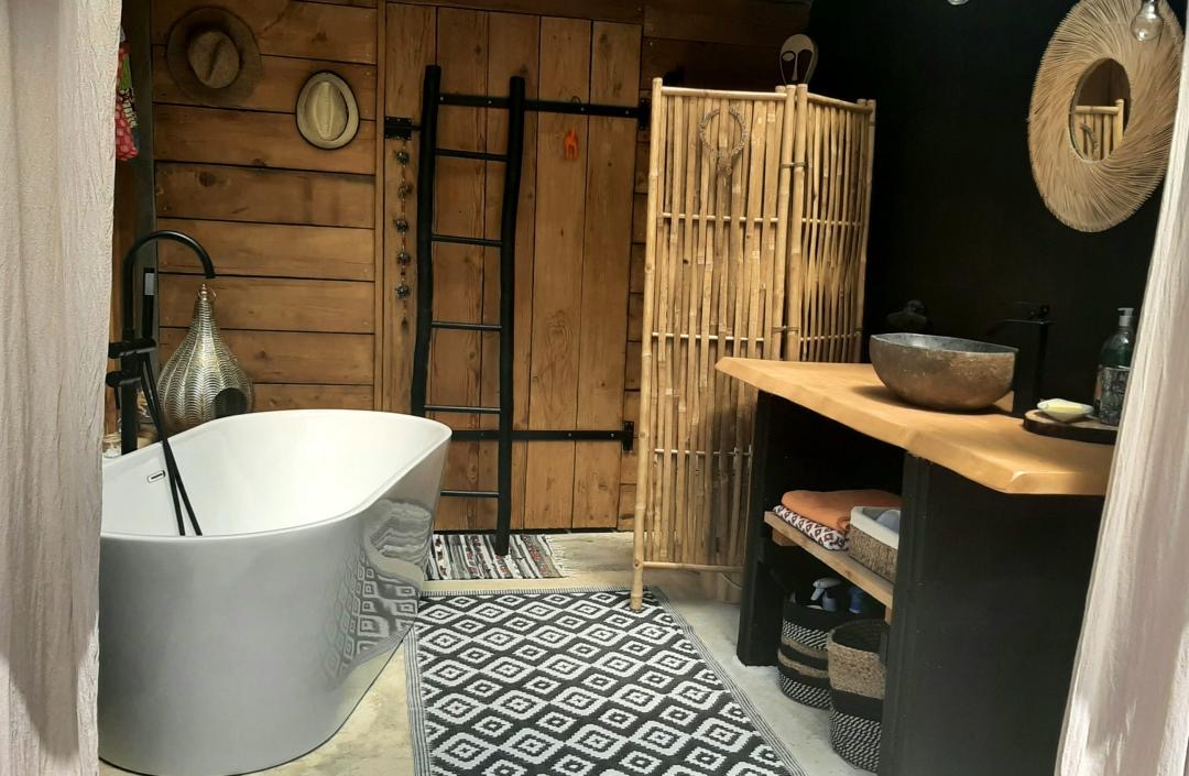 Naskapi : un tipi enchanteur au cœur de la Provence à Trans En Provence — salle de bain