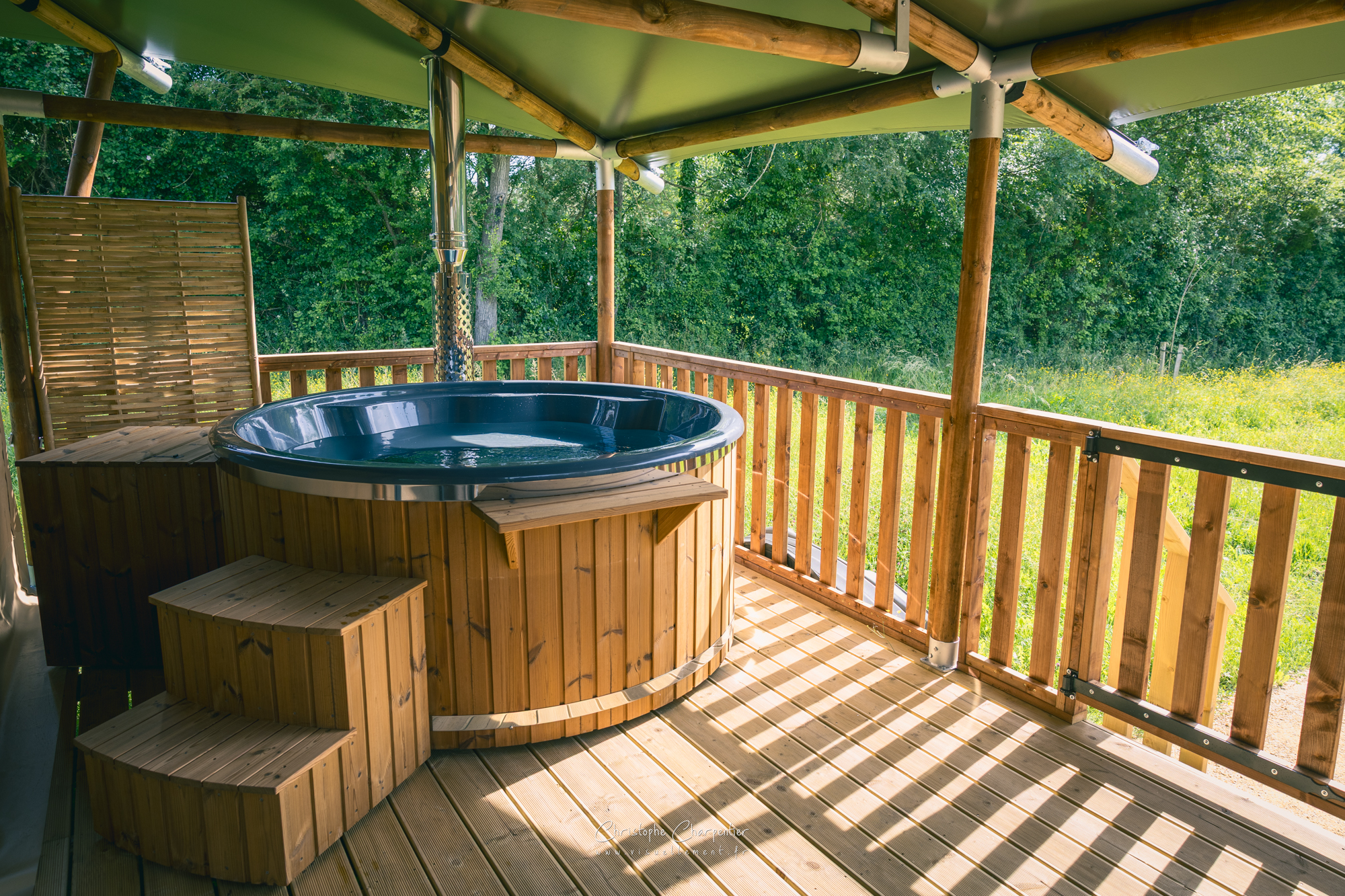 Valériane — Lodge safari avec spa privatif à Vienne à Vienne — vue intérieure