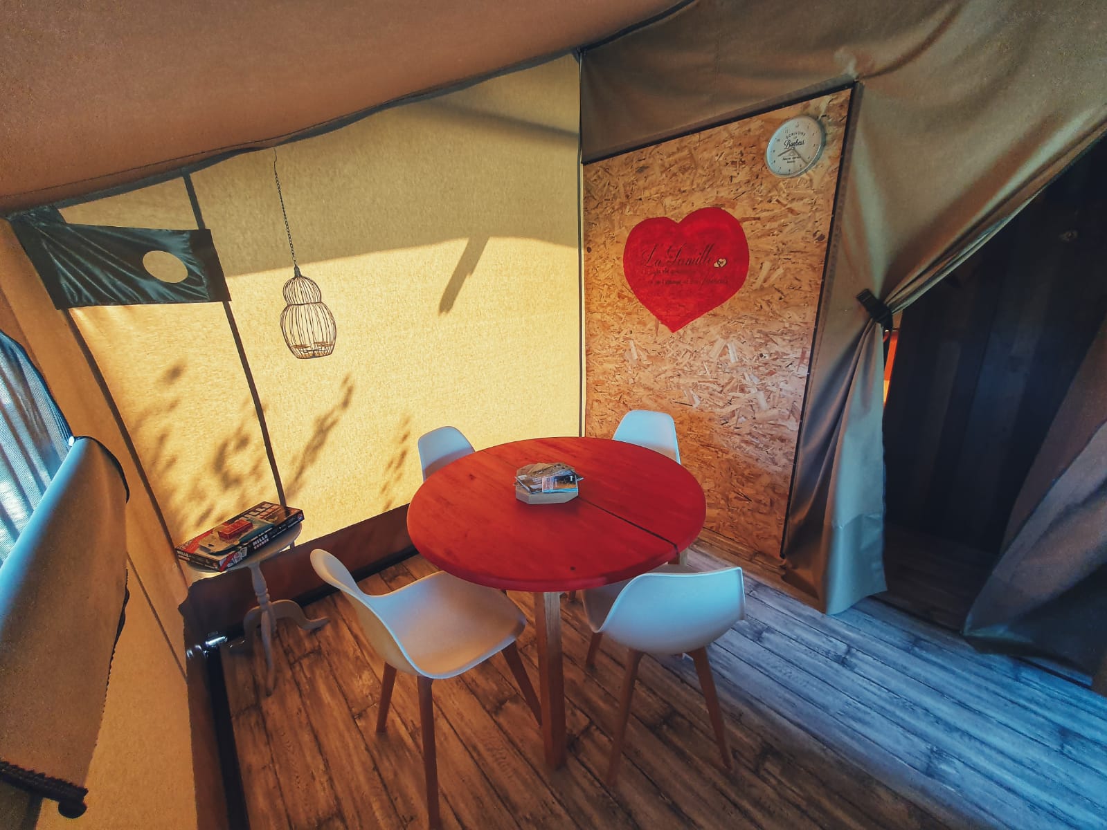 Tente Lodge Cerise : une immersion au cœur de la nature à Dun — vue depuis la terrasse