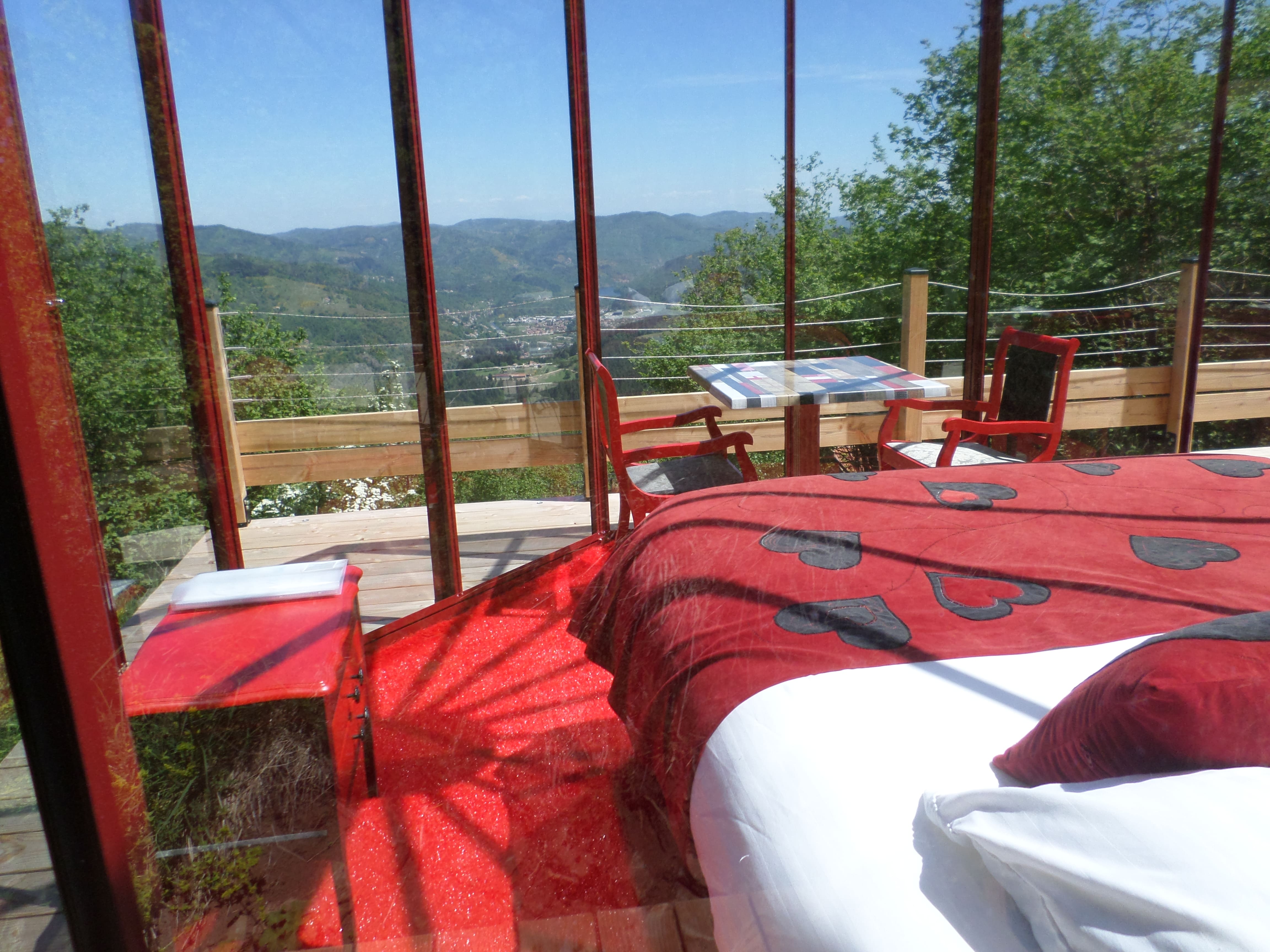 Kiosque Glam : une expérience sensorielle au cœur des Alpes à Jaunac — environnement naturel