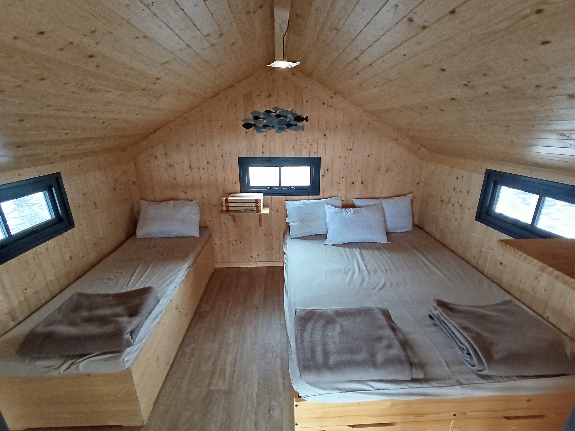 Cabane sur l'eau Busard : une immersion en Limousin à Flayat — espace de vie