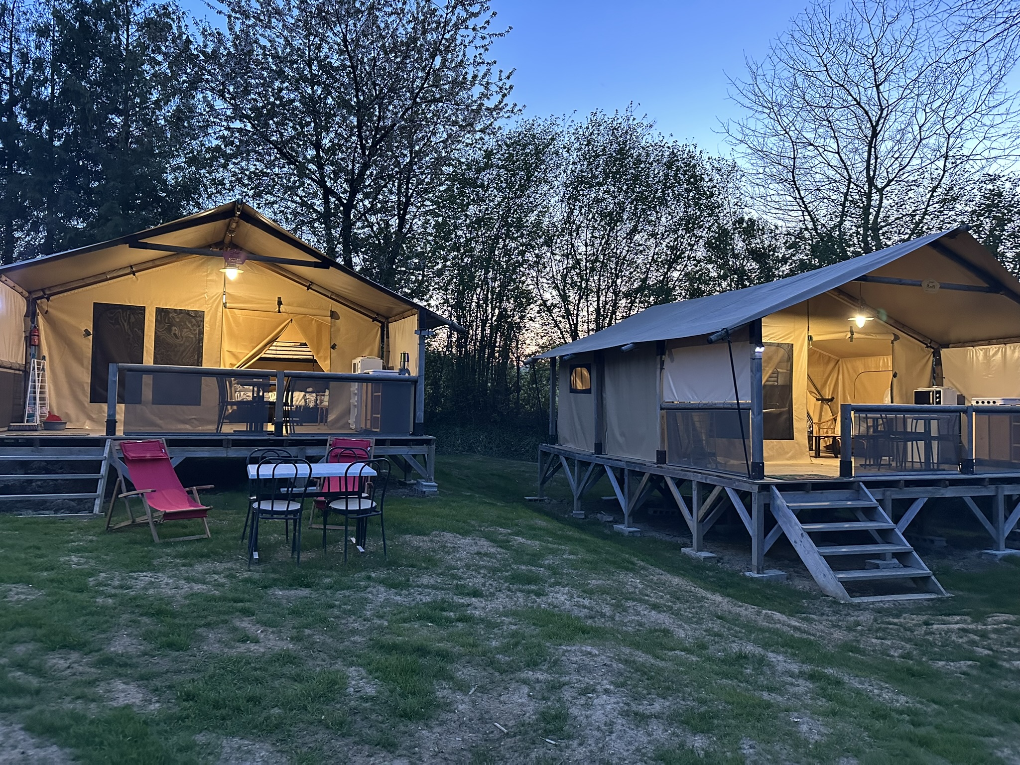 Tente Lodge Safari : une immersion au cœur de la nature normande à Souleuvre En Bocage — vue intérieure