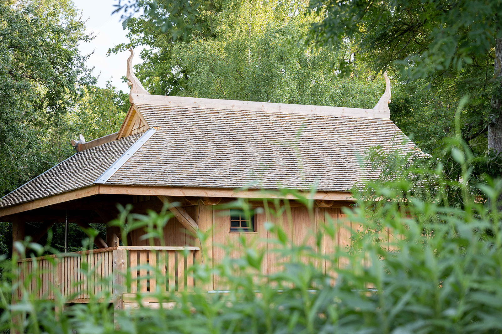 La Thaï & Spa : une cabane sur pilotis pour une escapade inoubliable à Echouboulains — vue intérieure