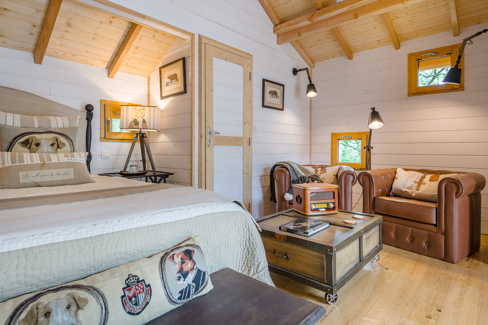 Cabane Spa Out of Africa : une expérience immersive dans les arbres à Clairac — salle de bain