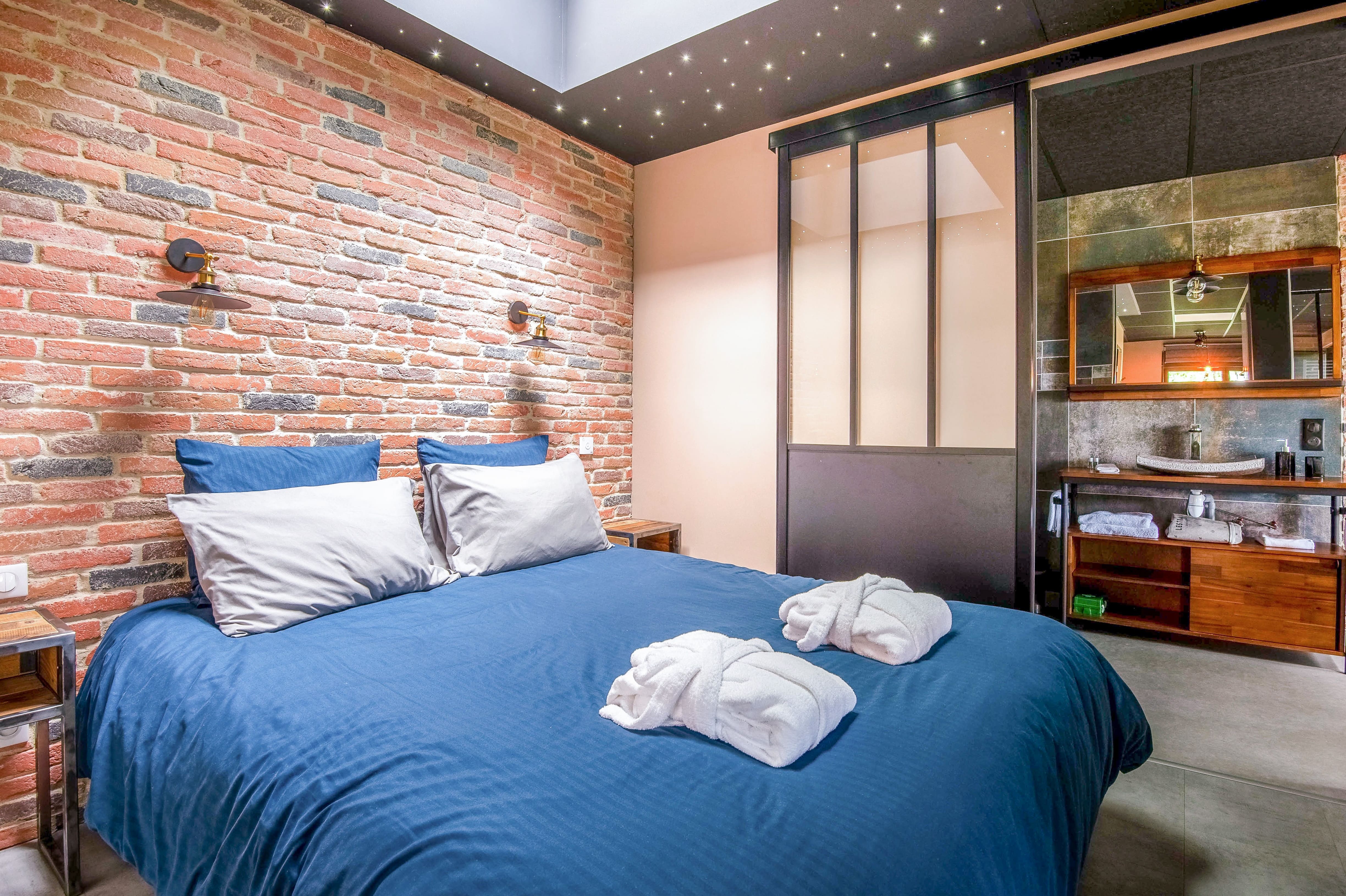 Cottage Spa Atria : une cabane romantique en Lorraine à Ville-Sur-Illon — salle de bain