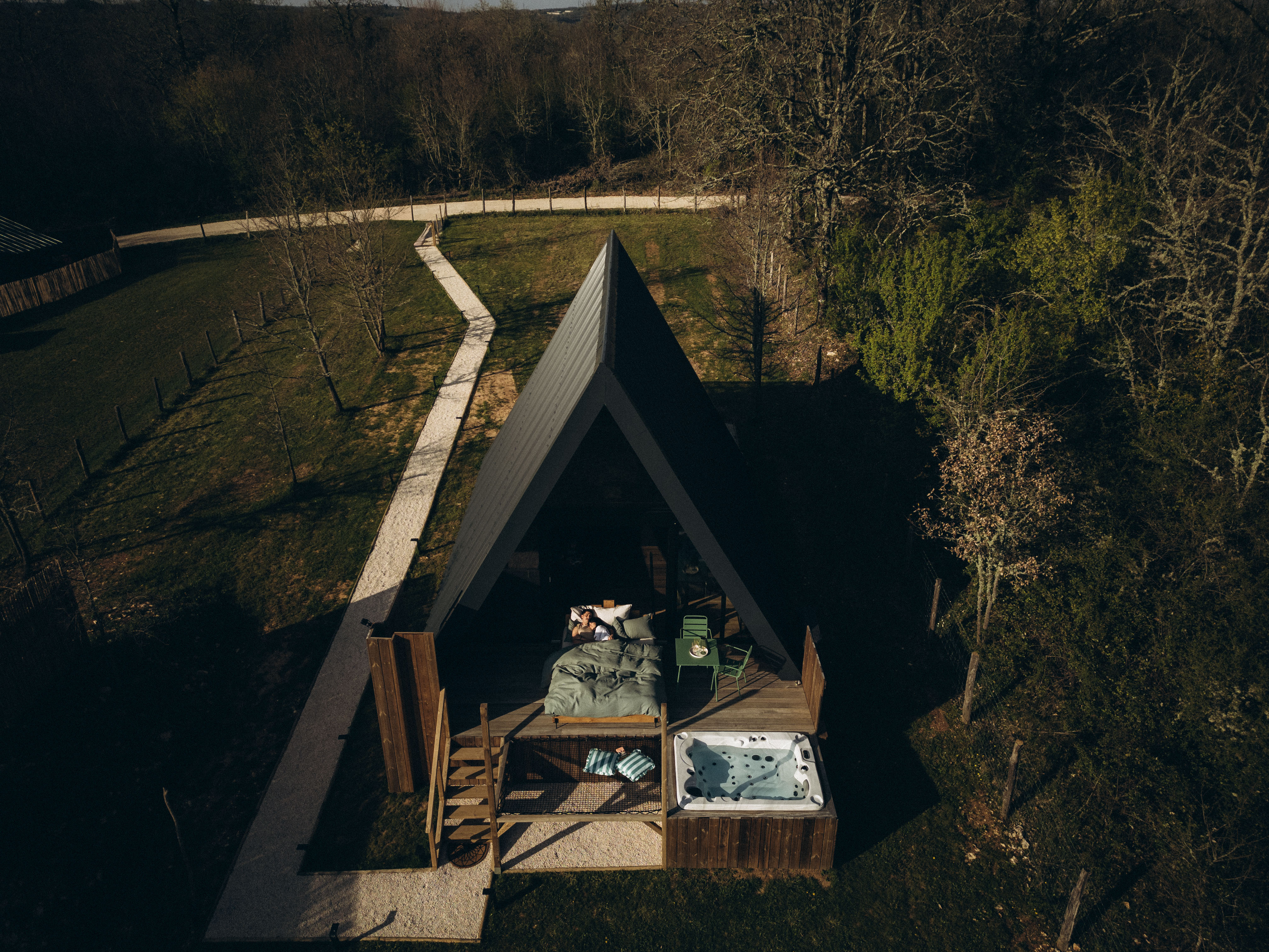 L’atypique cabane & Spa — Nuit relaxante à Lotois
