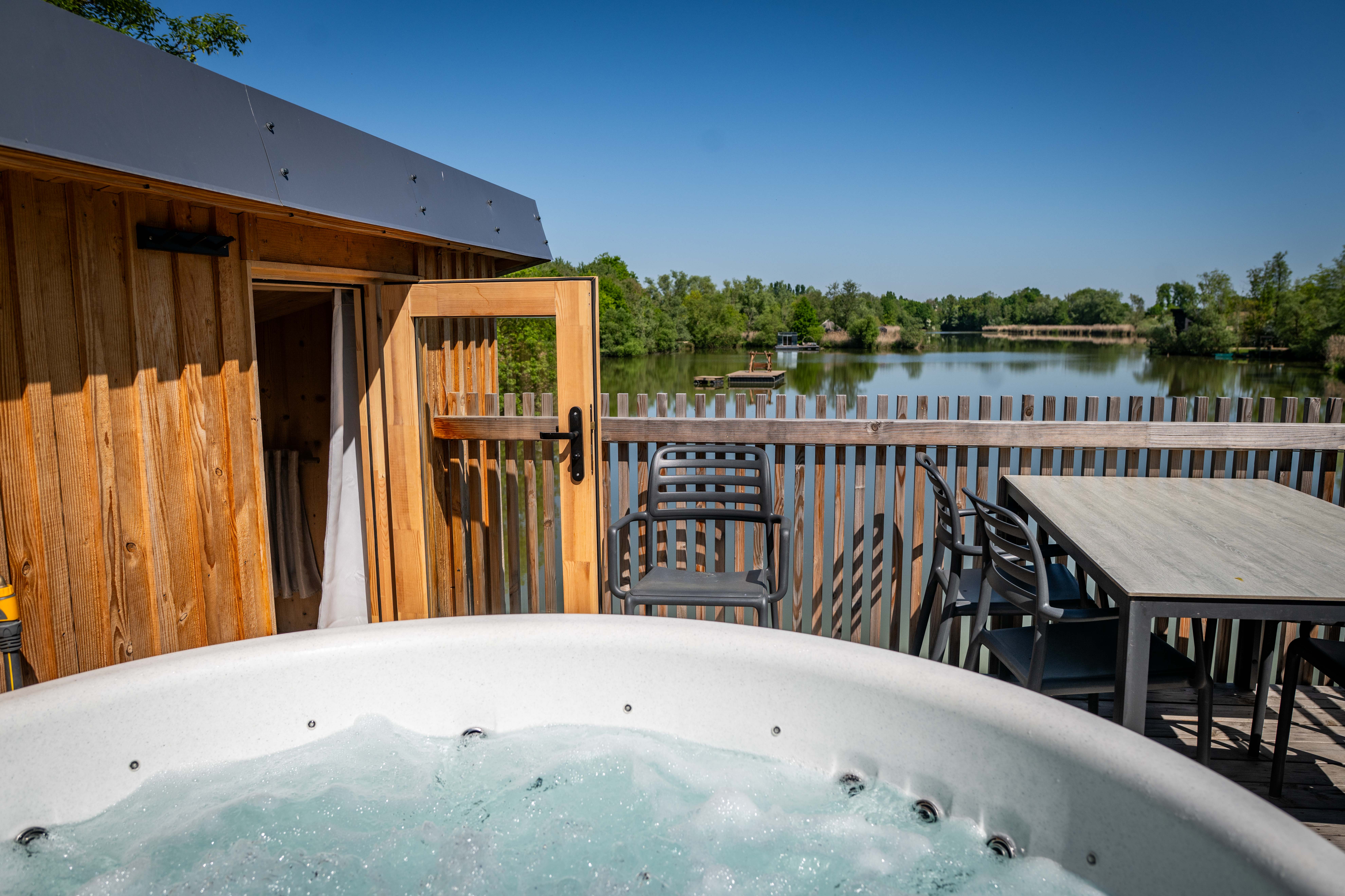Cabane Spa Horizon — Séjour bien-être à 5 pers dans l'Ain à Meillonnas — vue intérieure