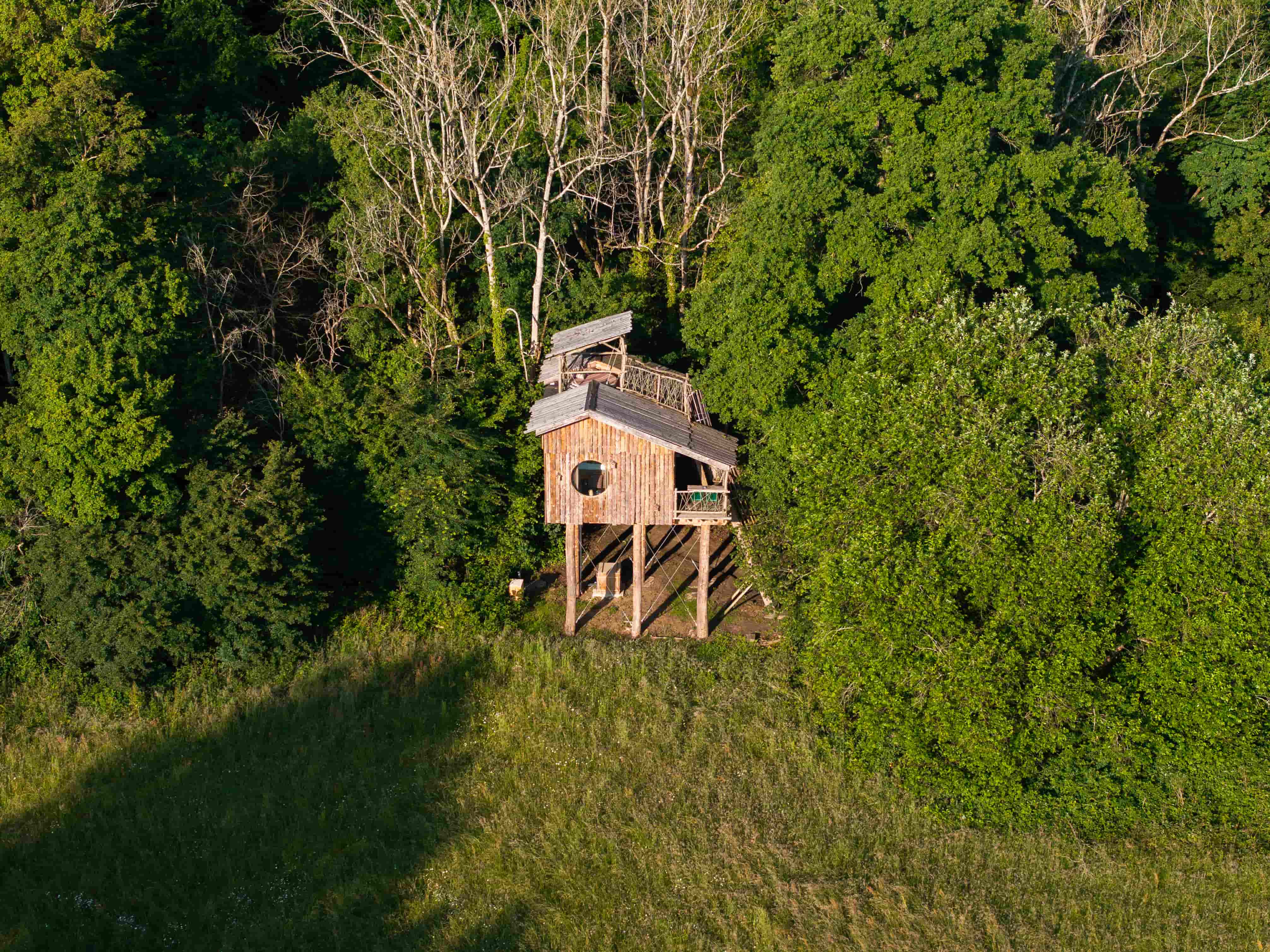 Cabane Spa Septième Ciel : une évasion sur pilotis en Picardie
