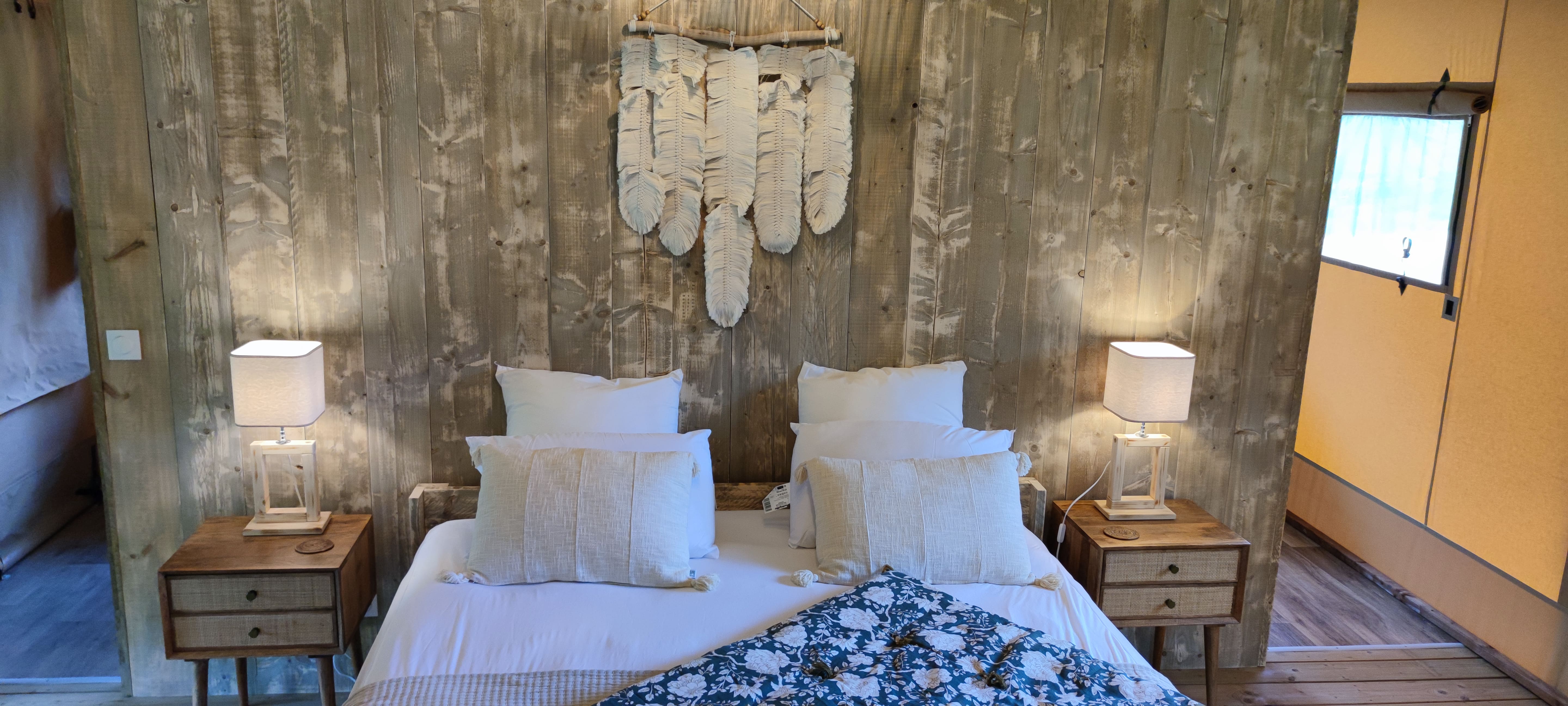 Divine — Lodge avec spa privatif à Vienne à Vienne — espace de vie