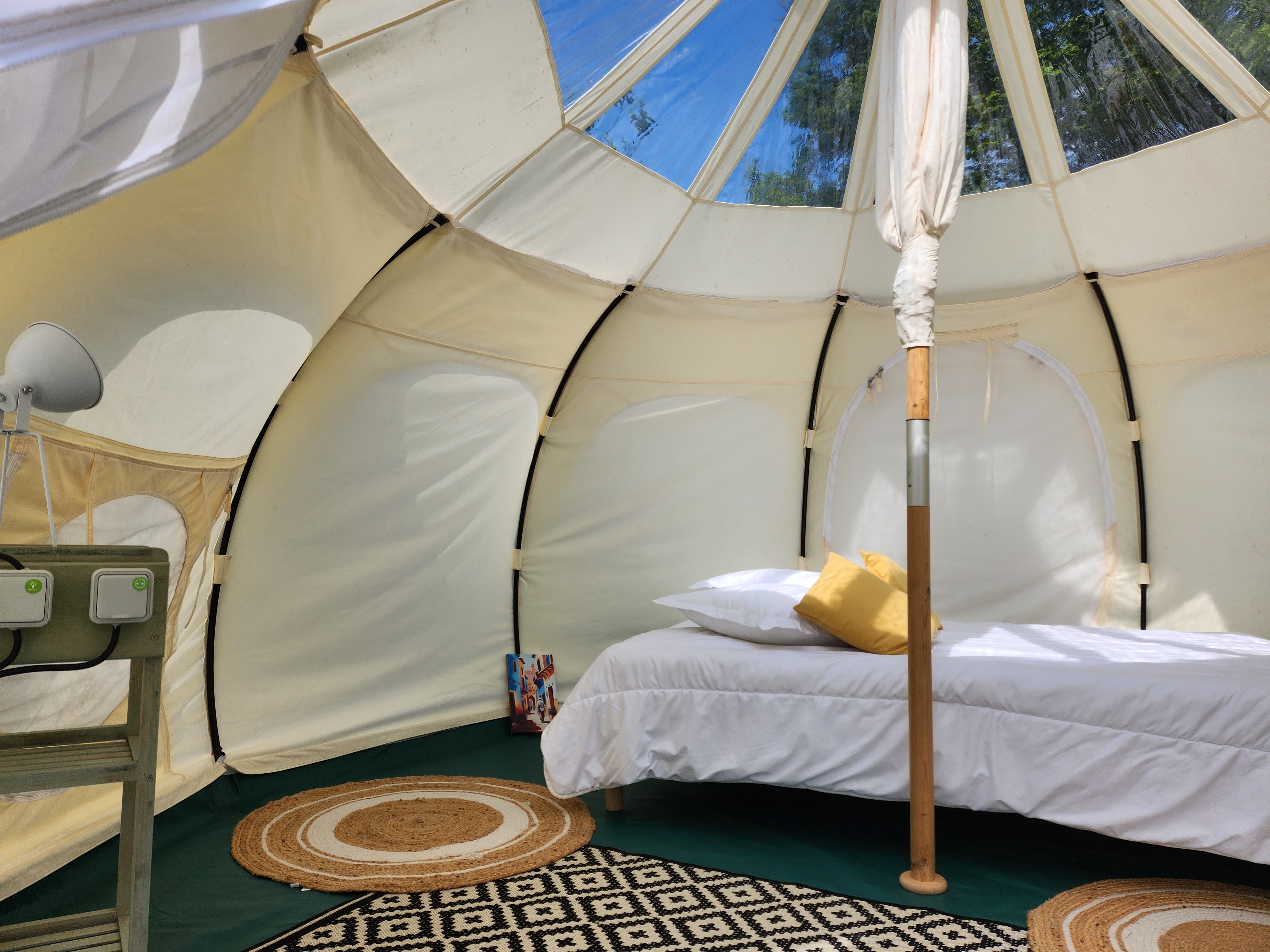 Tente Lotus nature : une expérience immersive en Picardie à Lanches-Saint-Hilaire — espace de vie