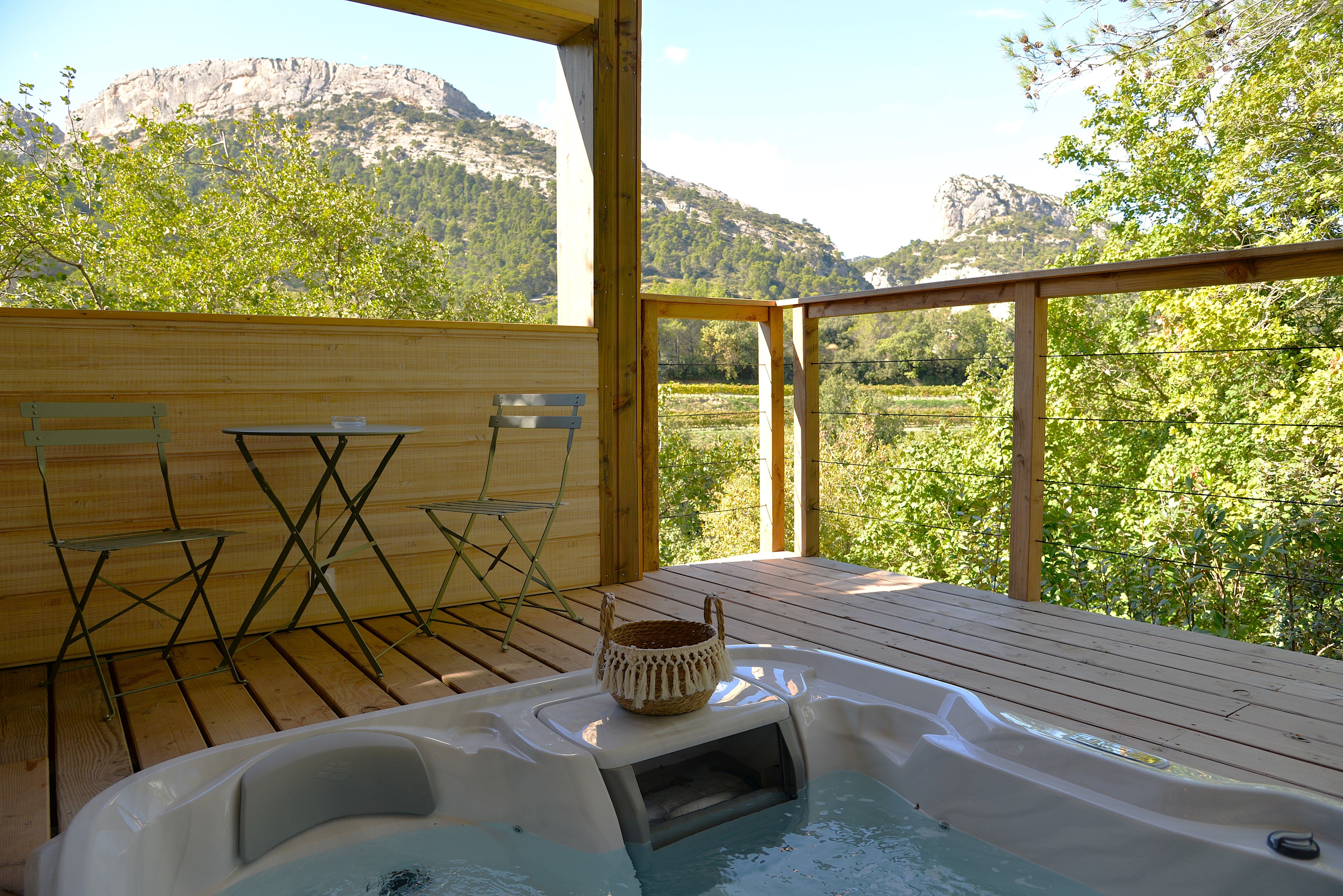 Lodge Nid Perché & Spa — Cabane avec spa privatif à Vaucluse à Lafare — vue intérieure