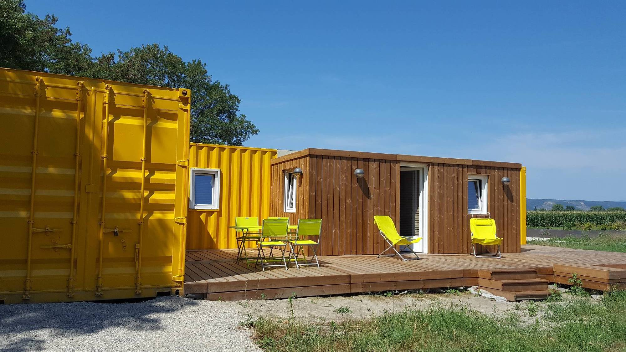 Container Jaune Soleil : une expérience unique en Rhône-Alpes à Châteauneuf Sur Isère — espace de vie