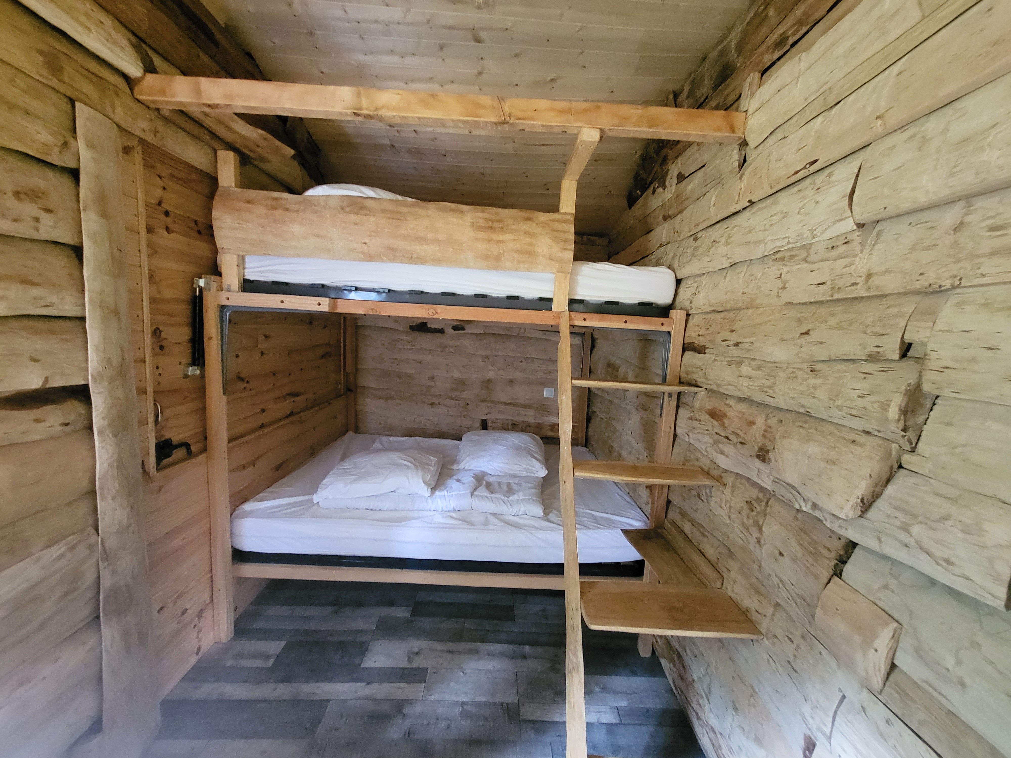 La cabane : une expérience immersive en Auvergne à Huriel — environnement naturel