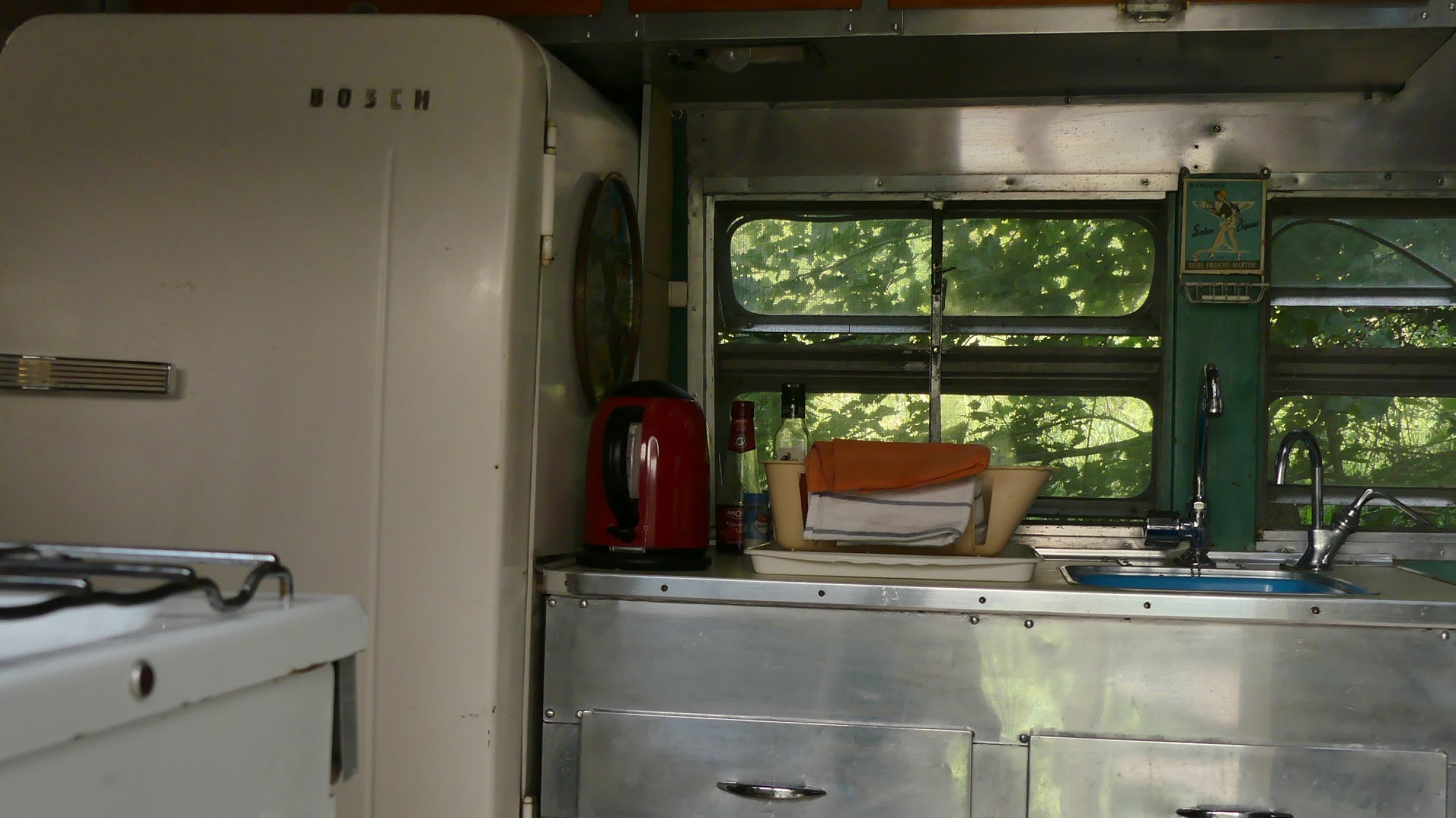 NAIA 1949 — Caravane avec spa à BelRepayre, Ariège à Manses — salle de bain