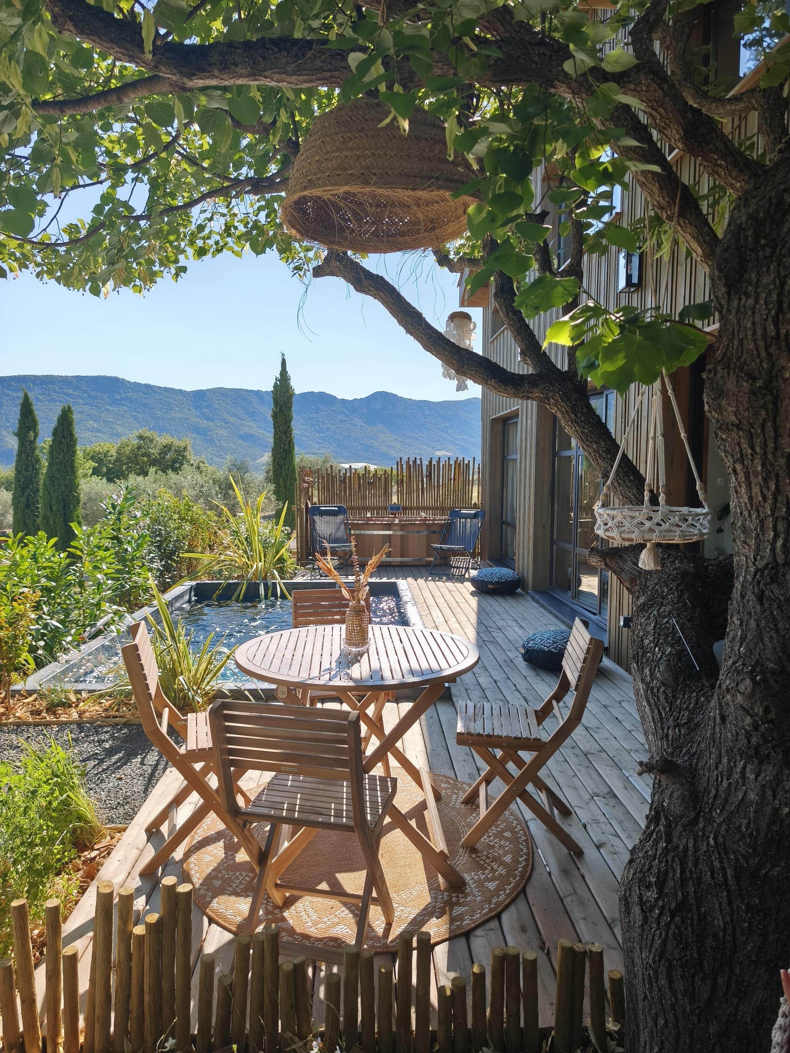 LODGE DES BARONNIES — Maison insolite avec spa et piscine à Drôme