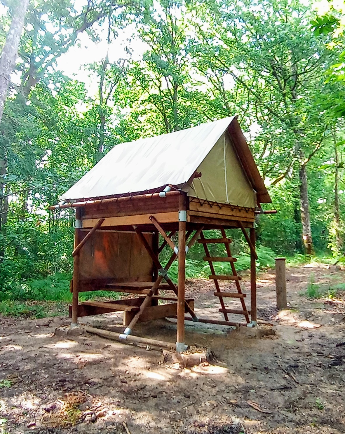 Tente Moonrise — Nuit en hauteur à 8m en Dordogne