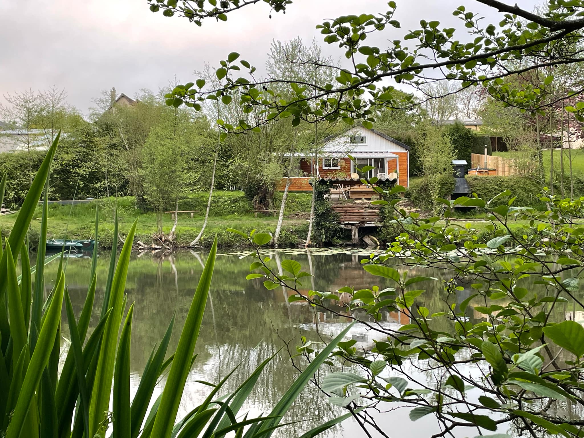 Le Lodge de Saint Jean — Cabane avec spa à Saint Jean (Manche)