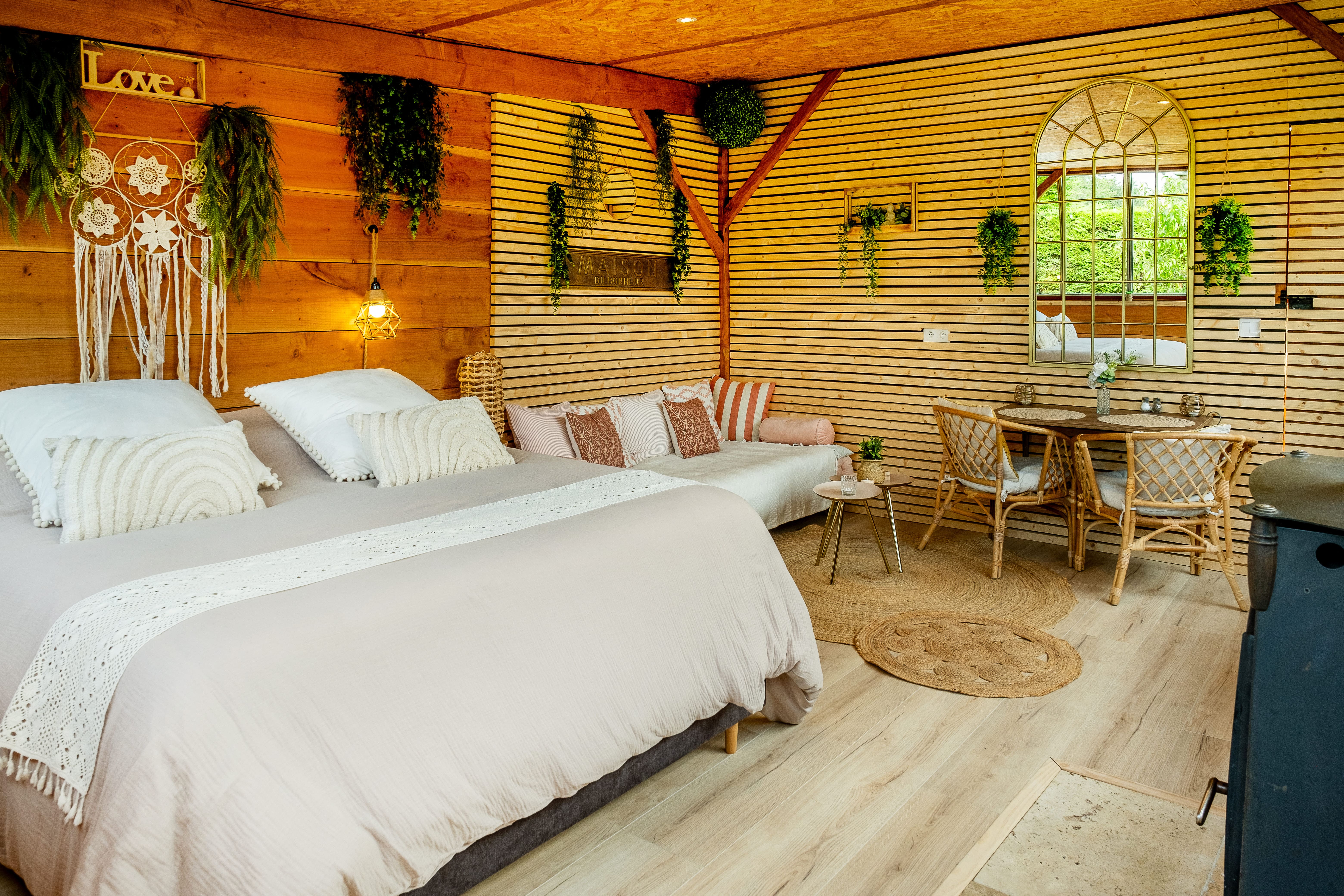 Le Cabanid : une cabane immersive en Midi-Pyrénées à Senac — chambre