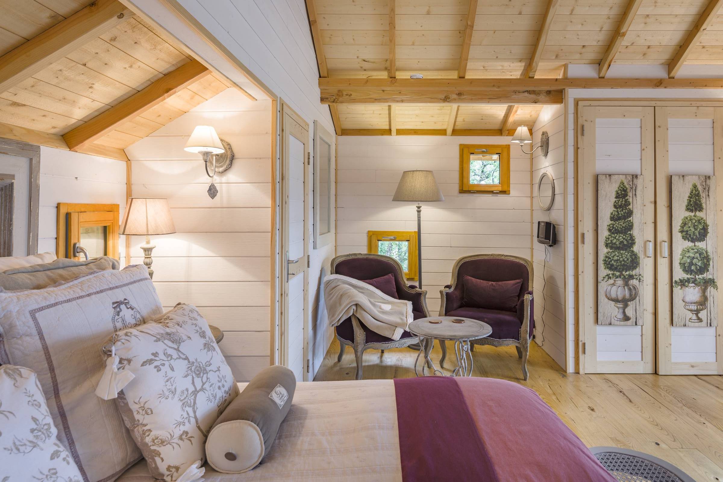 Cabane Spa Toscane : une évasion suspendue en Aquitaine à Clairac — chambre