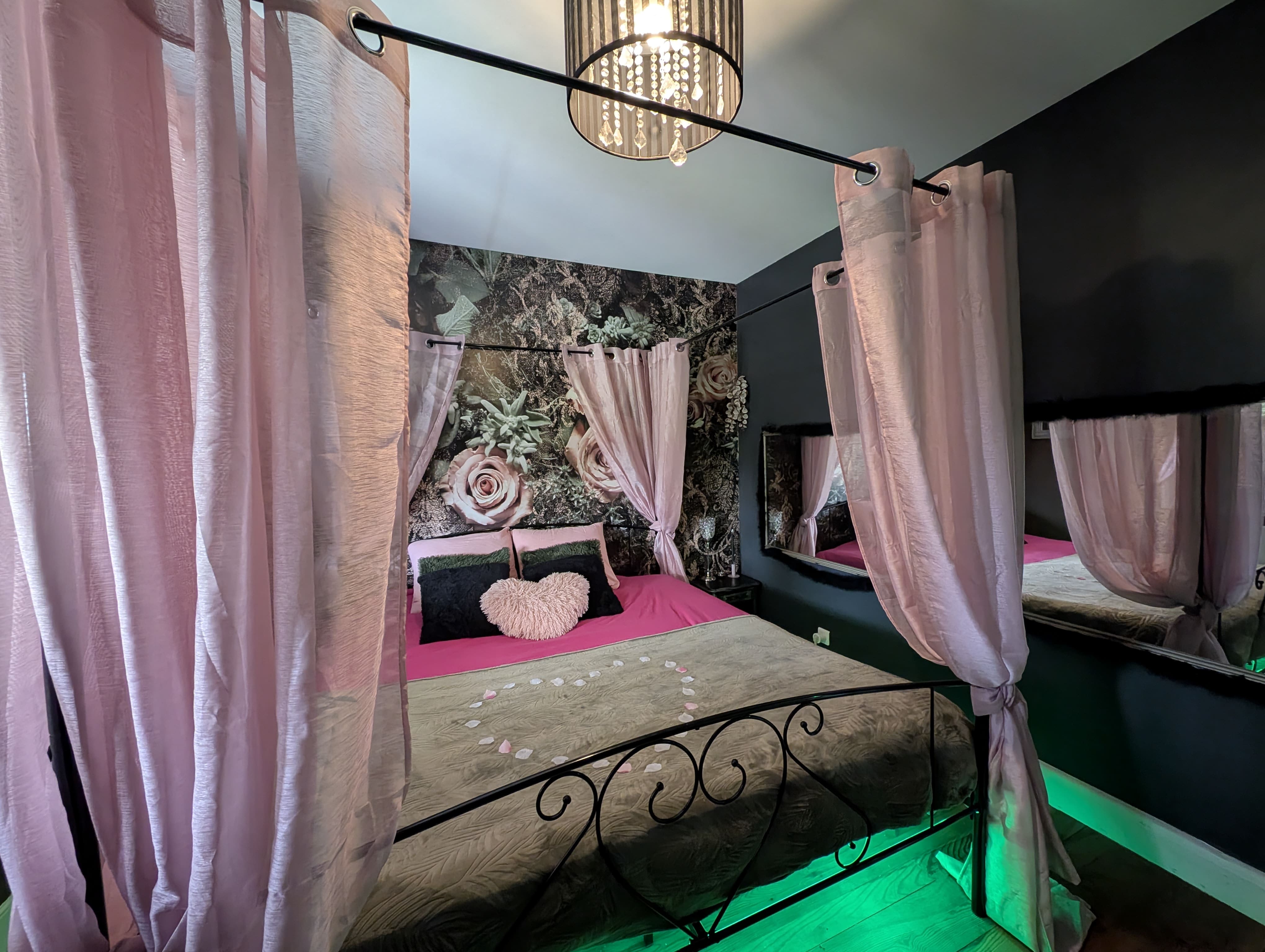Nuit insolite avec Spa — Maison immersive à Passage d’Agen (Lot-et-Garonne) à Agen — espace de vie