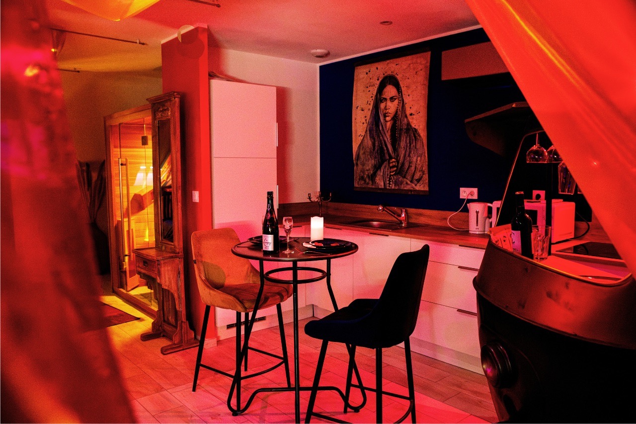 Suite Romantique le secret de Kama — Escapade bien-être à 2 en Nord à Lille — cuisine