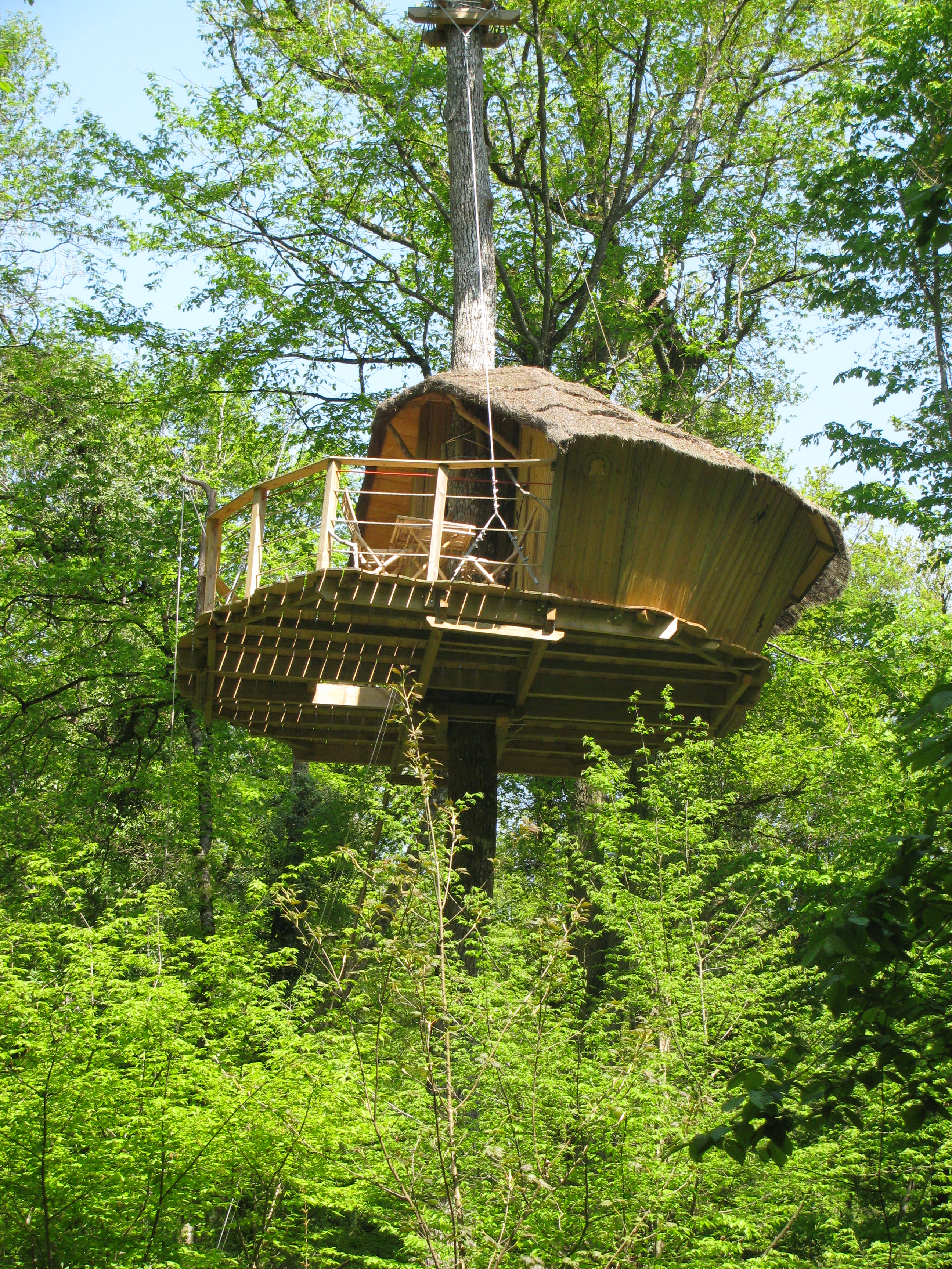 Cabane des Gibbons : une évasion dans les arbres en Nouvelle-Aquitaine à Magné — salle de bain